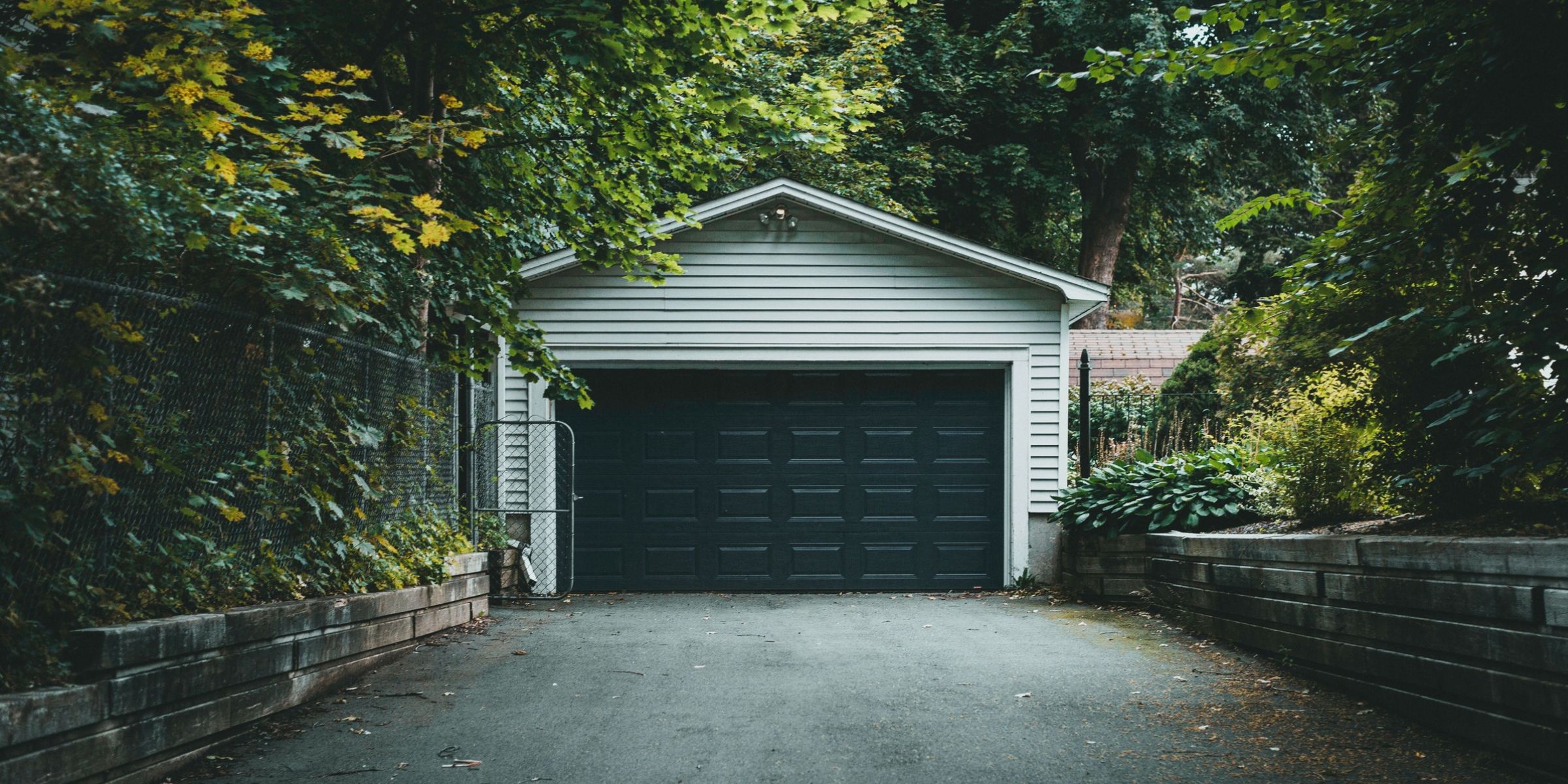 A picturesque garage | Source: Pexels