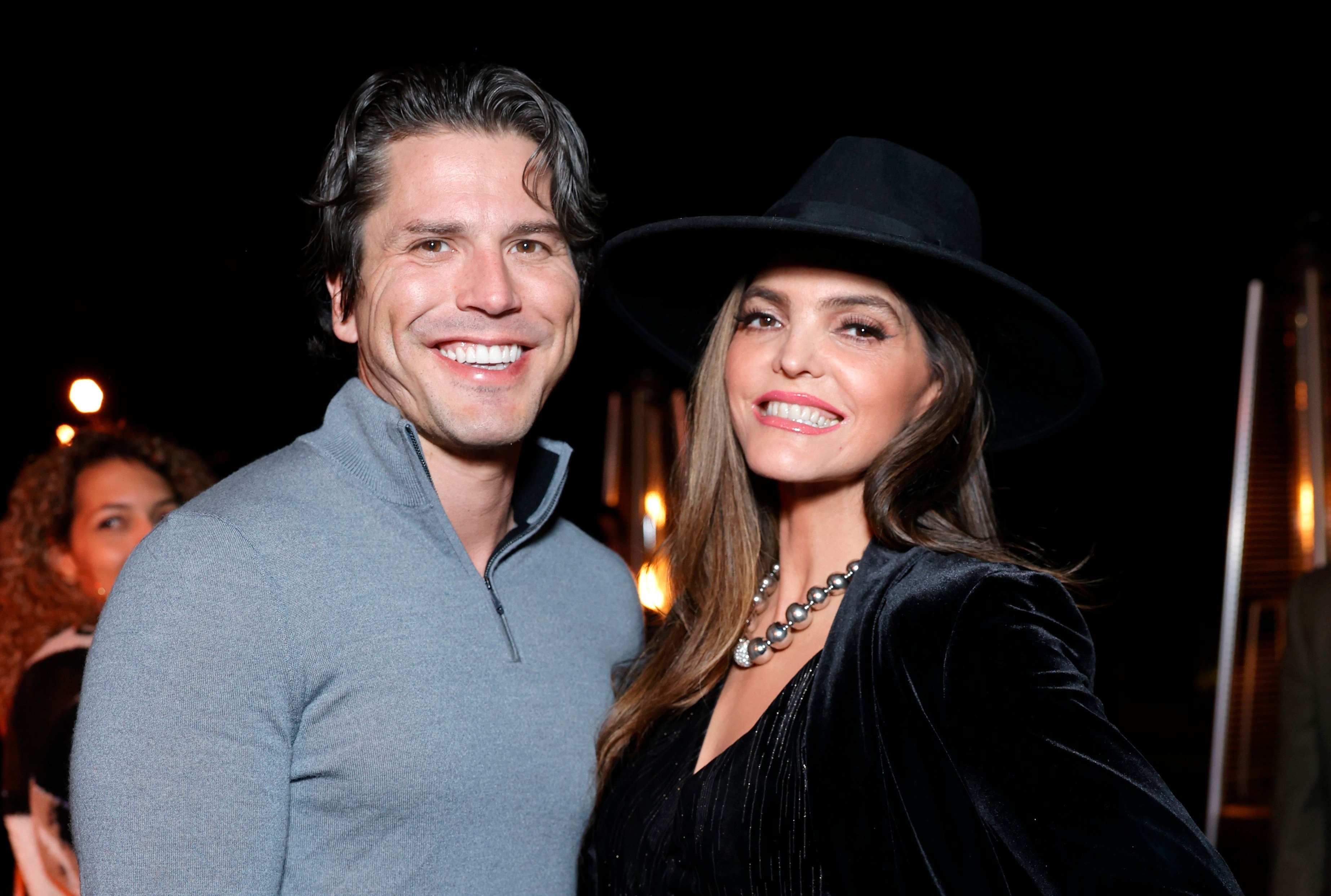 Ángel Muñoz y Ana Bárbara asisten al evento #CultureMakers organizado por Jessica Alba, Nina García y Tracy Brennan, en colaboración con Elle y Movado, en una residencia privada el 20 de febrero de 2025 en Beverly Hills, California. | Fuente: Getty Images
