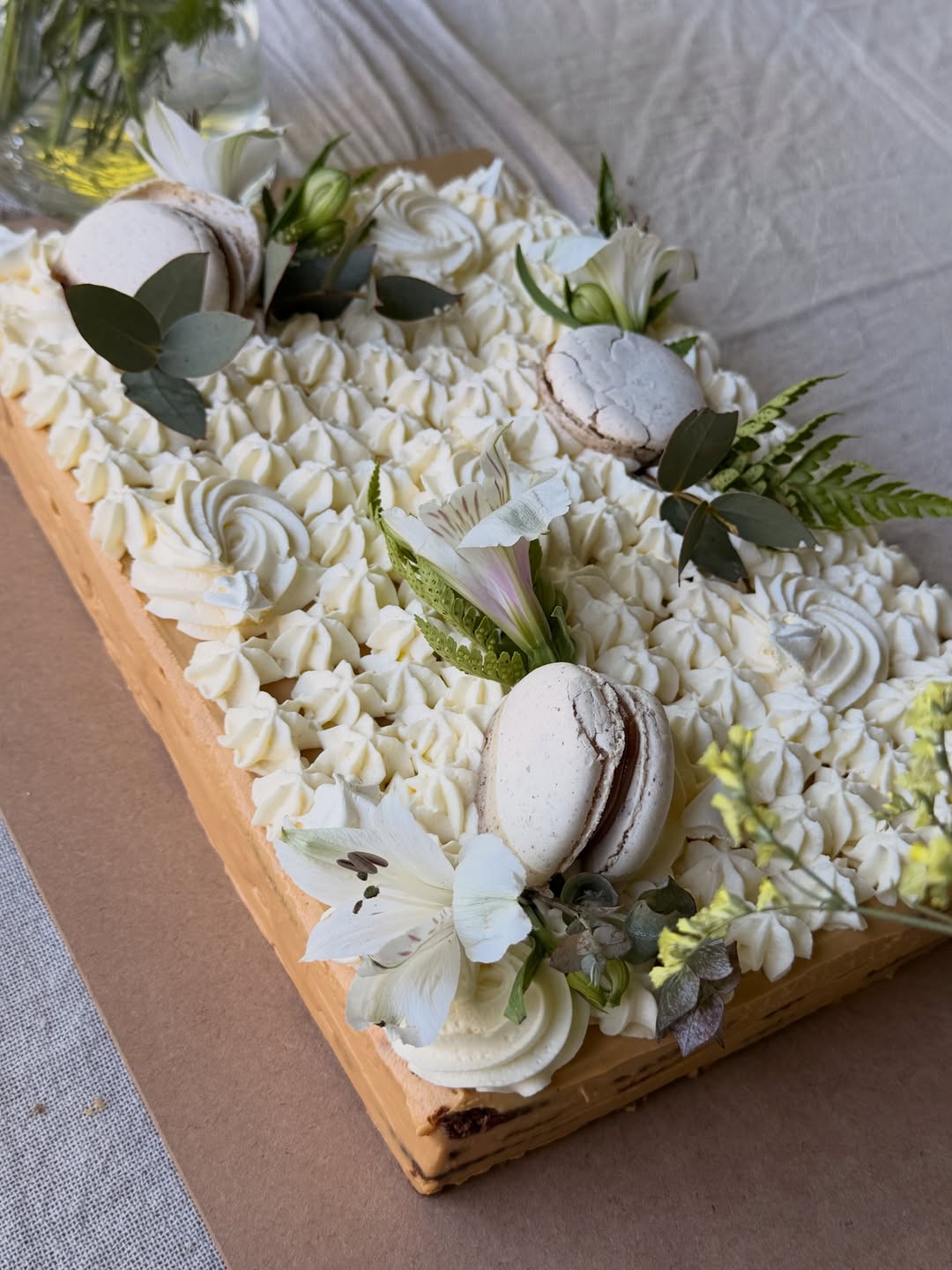 Pastel de la comunión de Juana, la hija de Marcela Kloosterboer | Fuente: Instagram/m.klooster