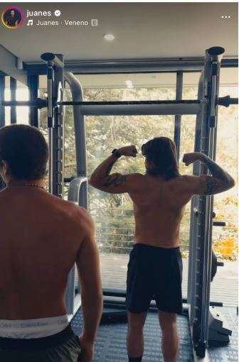 Juanes entrenando con su hijo, Dante | Fuente: Instagram/juanes