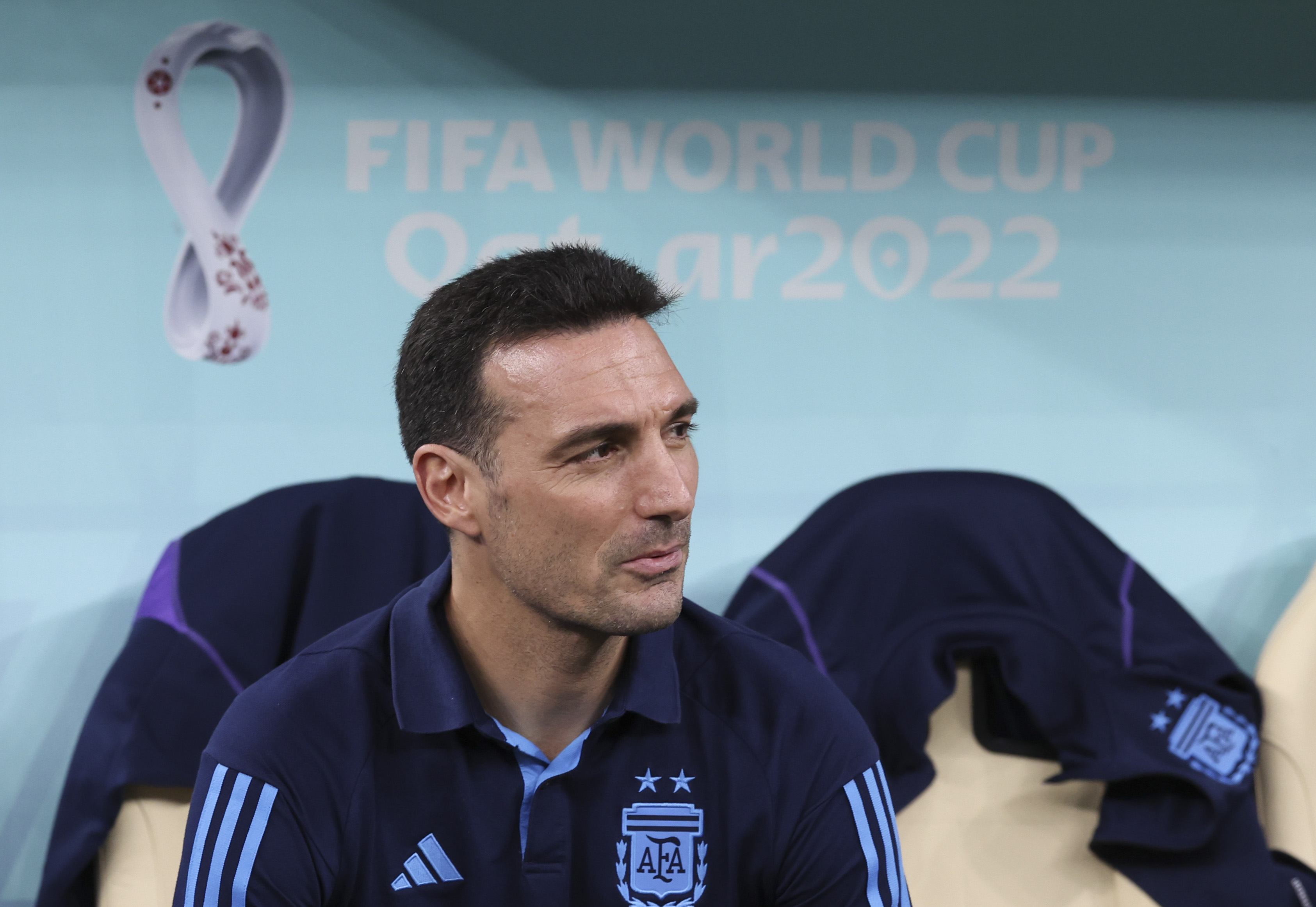 El seleccionador argentino Lionel Scaloni durante el partido de semifinales de la Copa Mundial de la FIFA Catar 2022 entre Argentina y Croacia en el Estadio Lusail el 13 de diciembre de 2022 en la ciudad de Lusail, Catar. | Fuente: Getty Images