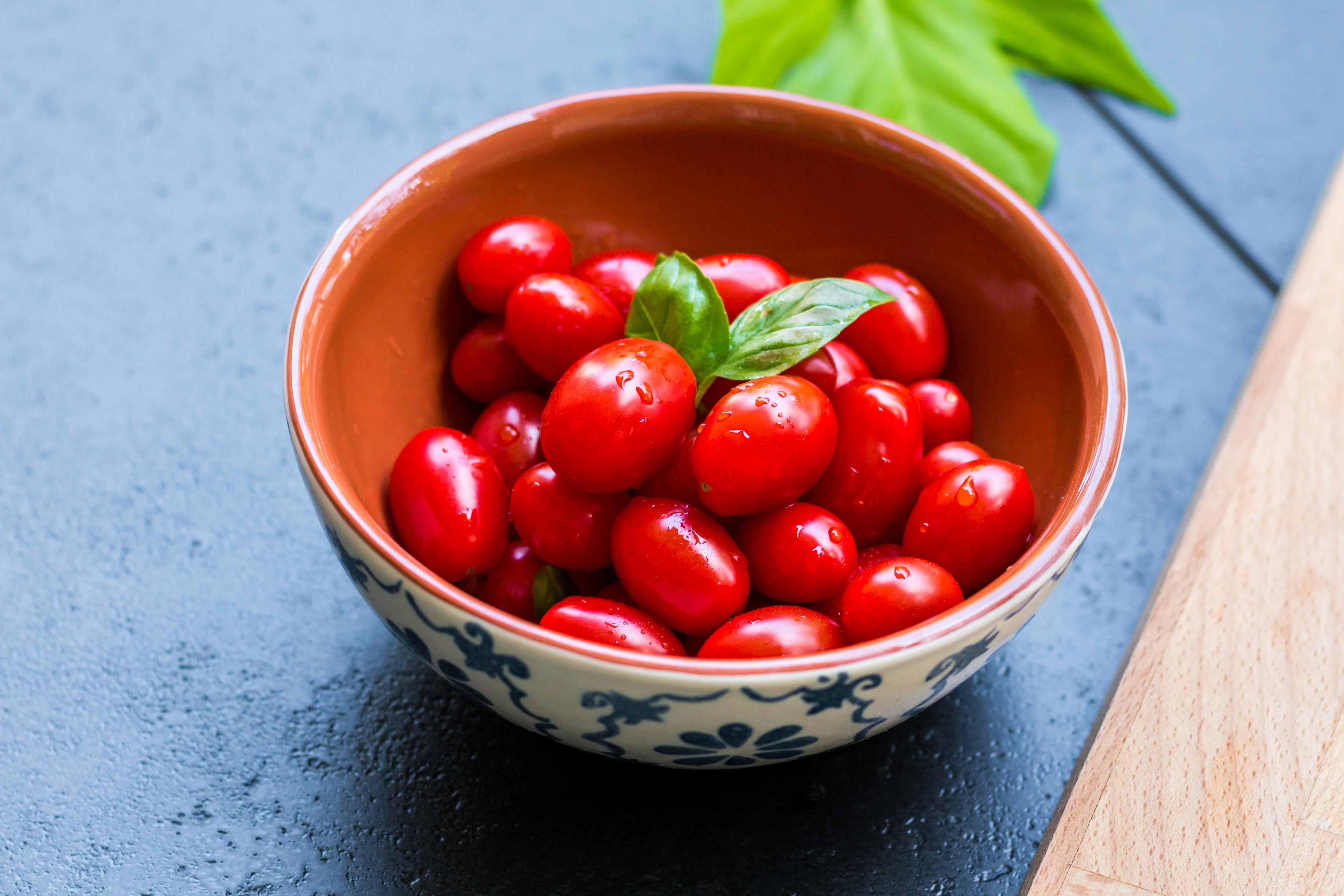 Un cuenco de tomates cherry | Fuente: Pexels