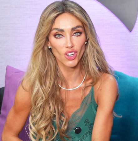 Anahí hablando de "Quién es la Máscara" | Fuente: Instagram/carasmexico