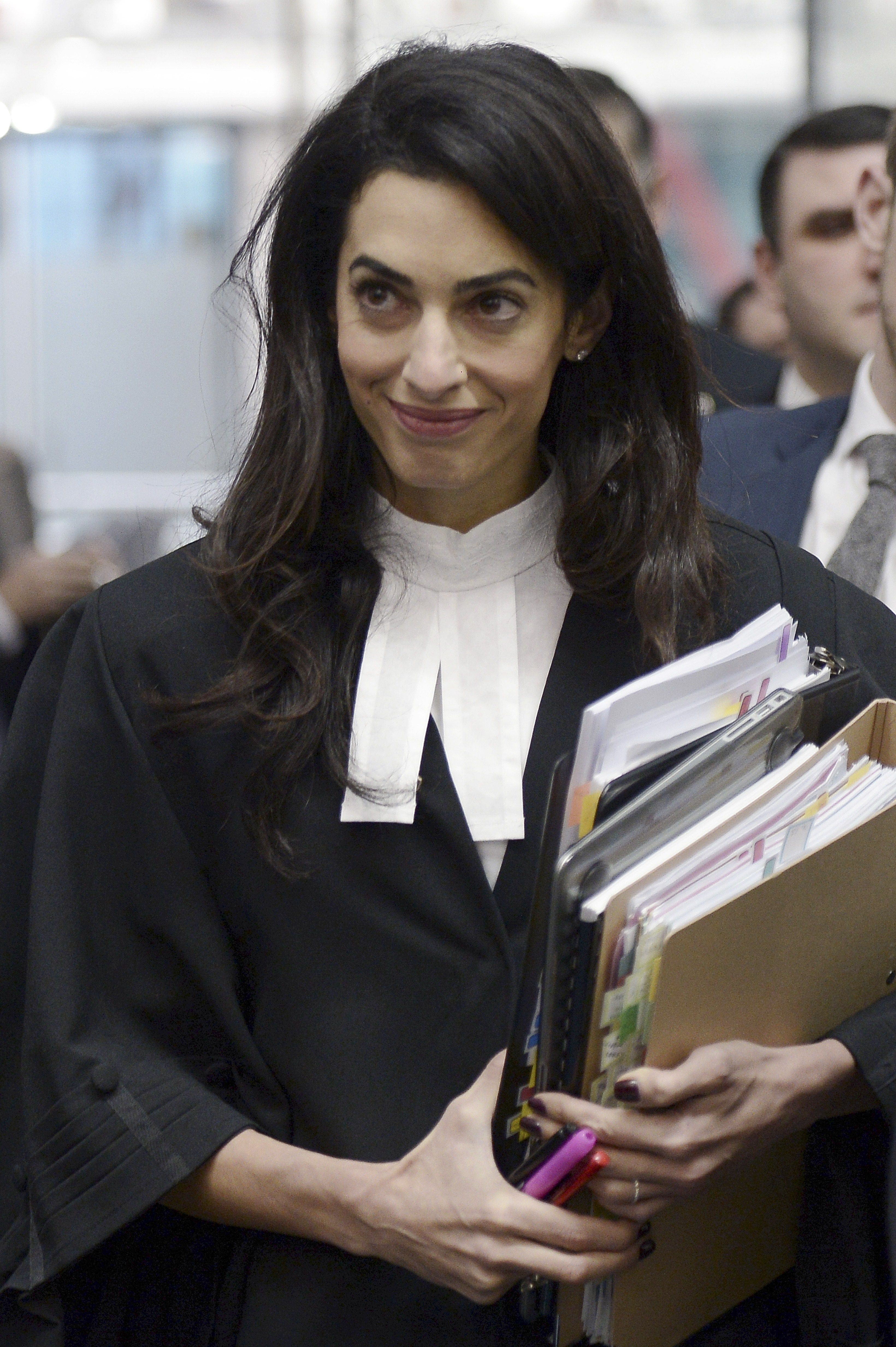 Amal Clooney en el Tribunal Europeo de Derechos Humanos el 28 de enero de 2015 en Estrasburgo, Francia | Fuente: Getty Images
