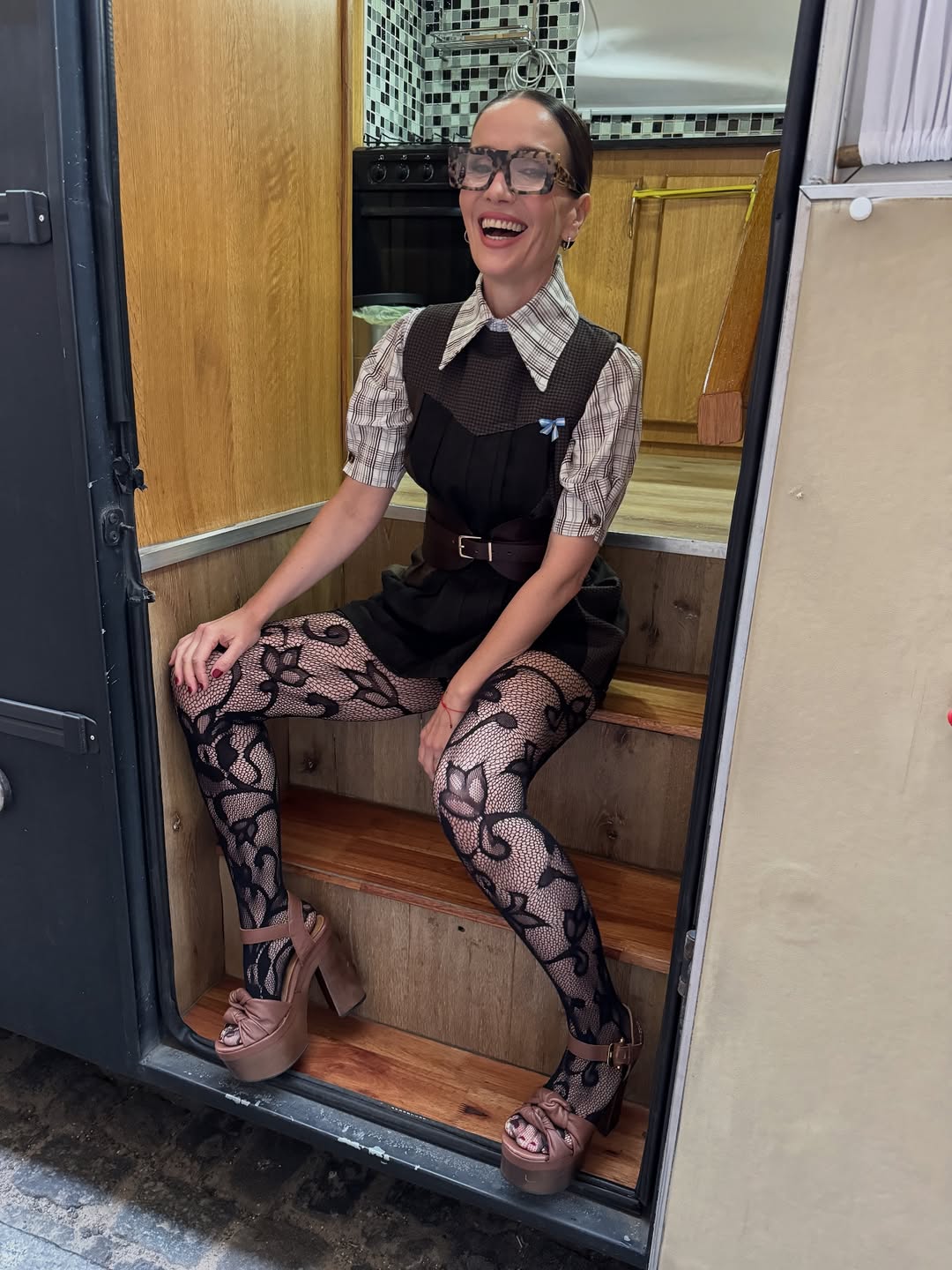 Natalia Oreiro mostrando su atuendo para el estreno de su nueva película | Fuente: Instagram/nataliaoreirosoy