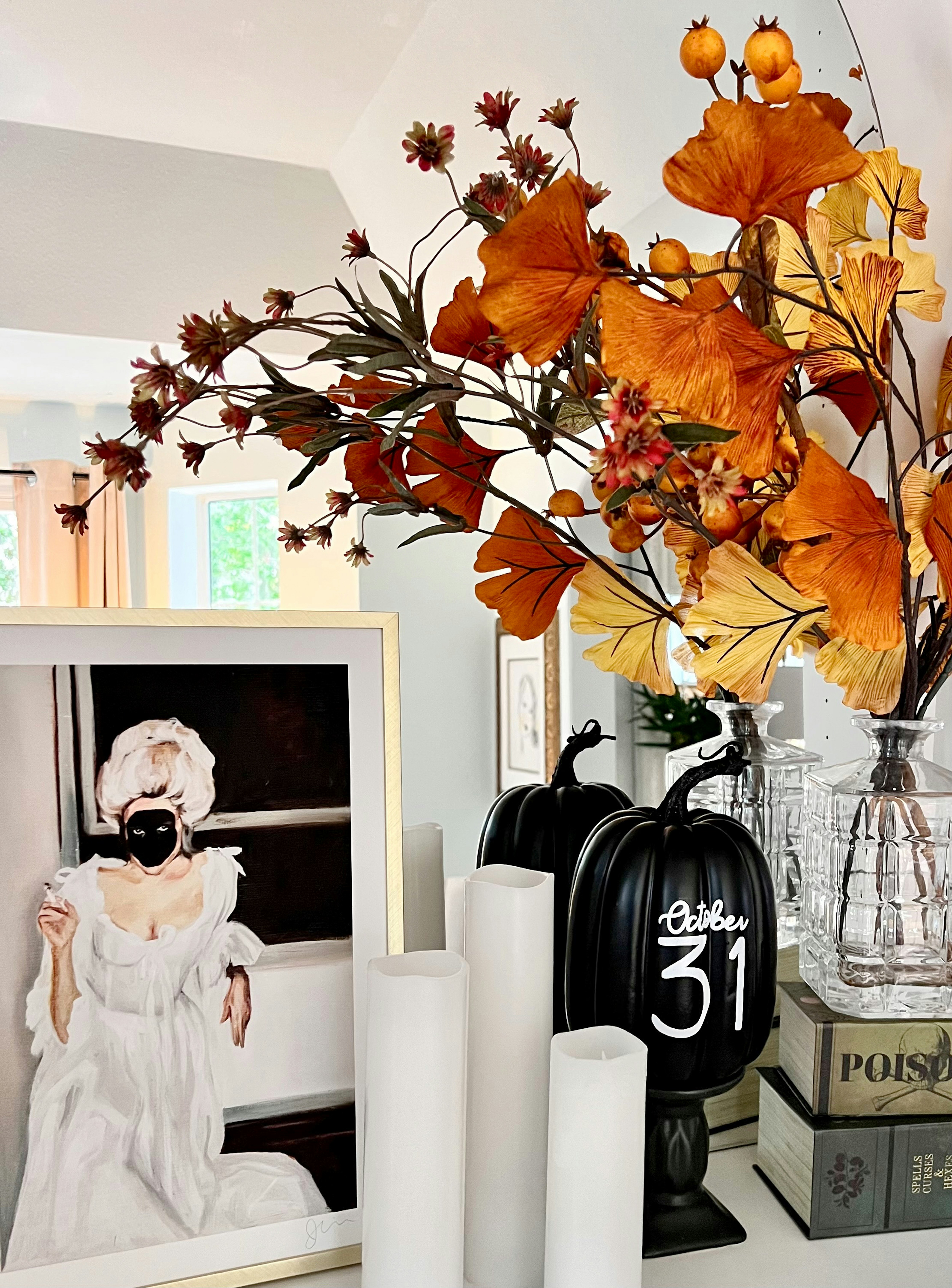 Una casa decorada para Halloween | Fuente: Unsplash