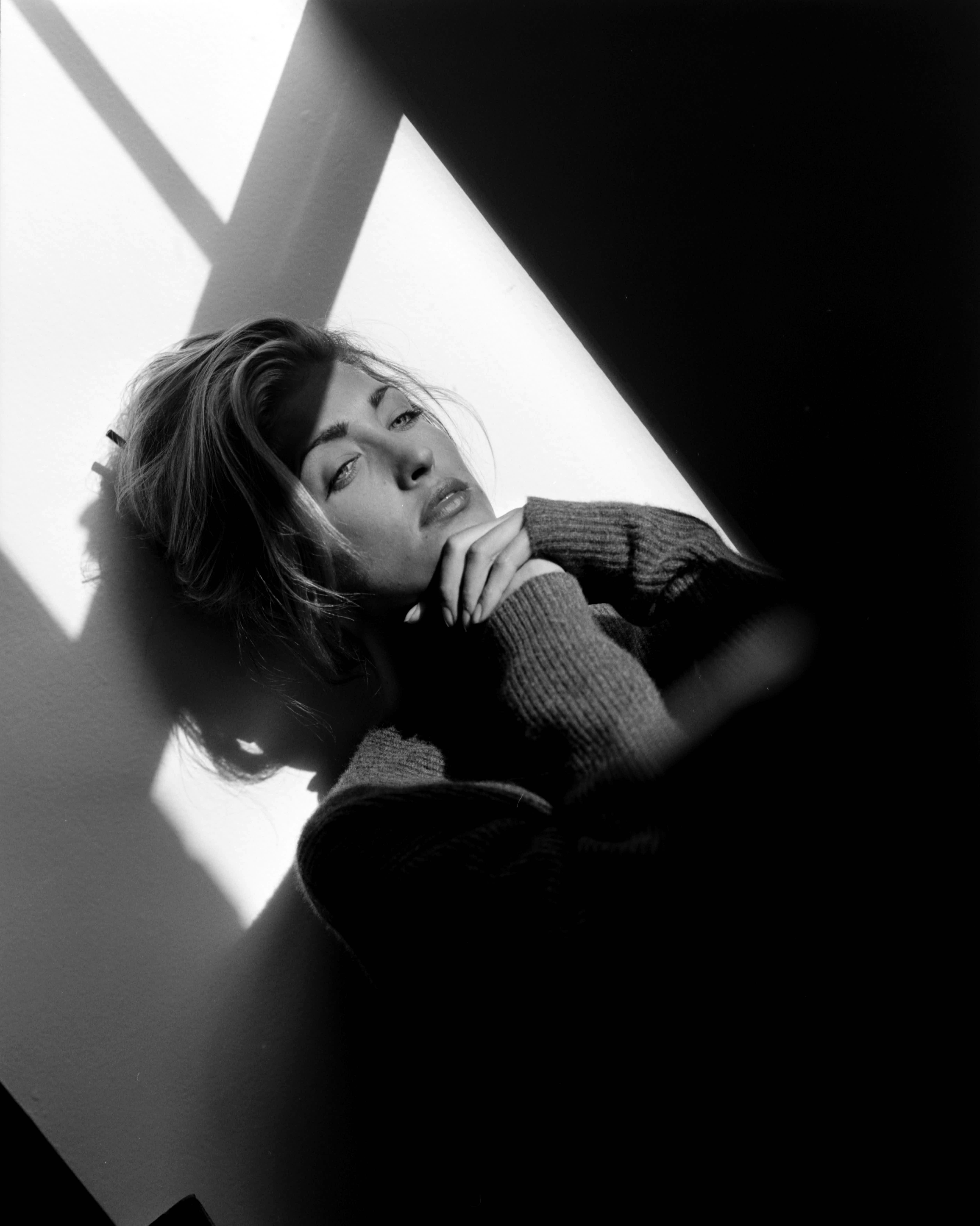 Carolyn Bessette posando para un retrato el 25 de agosto de 1992, en Nueva York | Fuente: Getty Images