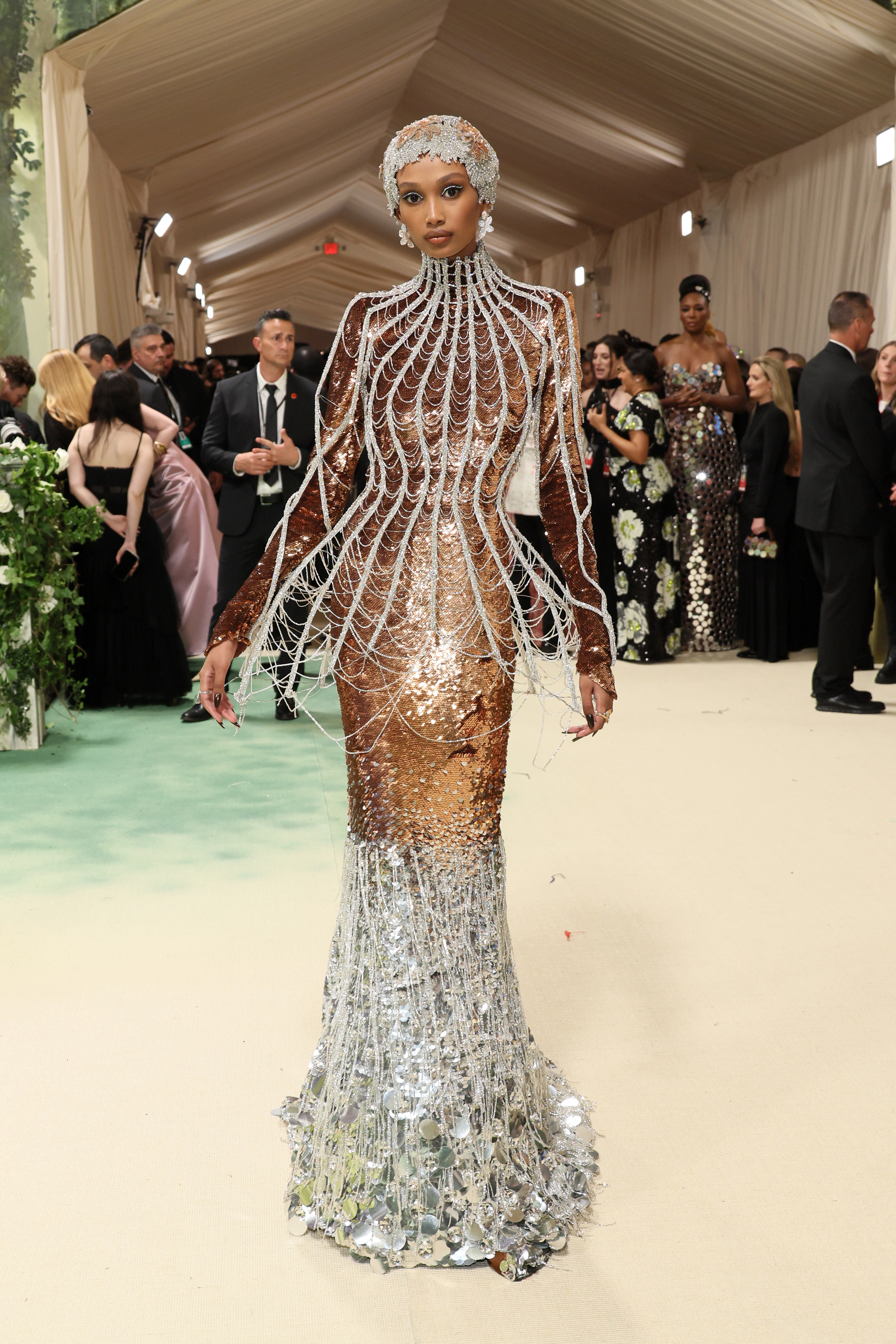Ugbad Abdi asiste a la Met Gala en celebración de "Sleeping Beauties: Reawakening Fashion" en el Museo Metropolitano de Arte el 6 de mayo de 2024, en la ciudad de Nueva York | Fuente: Getty Images
