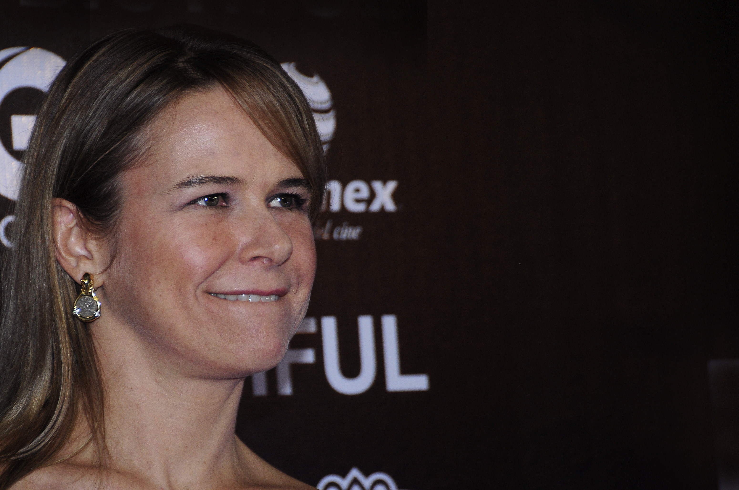 Nailea Norvind durante la alfombra roja de la película "Biutiful" en Cinemex Antara el 18 de octubre de 2010 en la Ciudad de México, México.