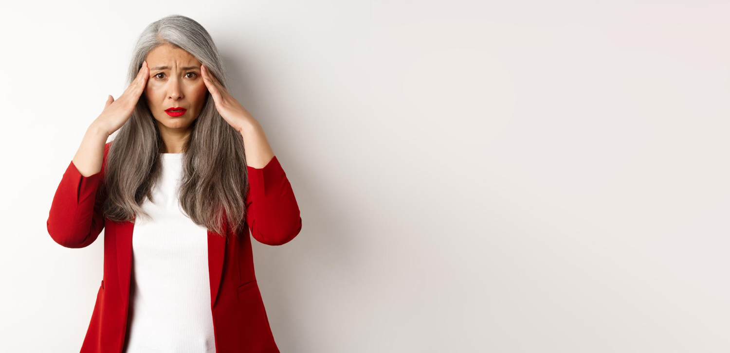 Una mujer angustiada | Fuente: Freepik