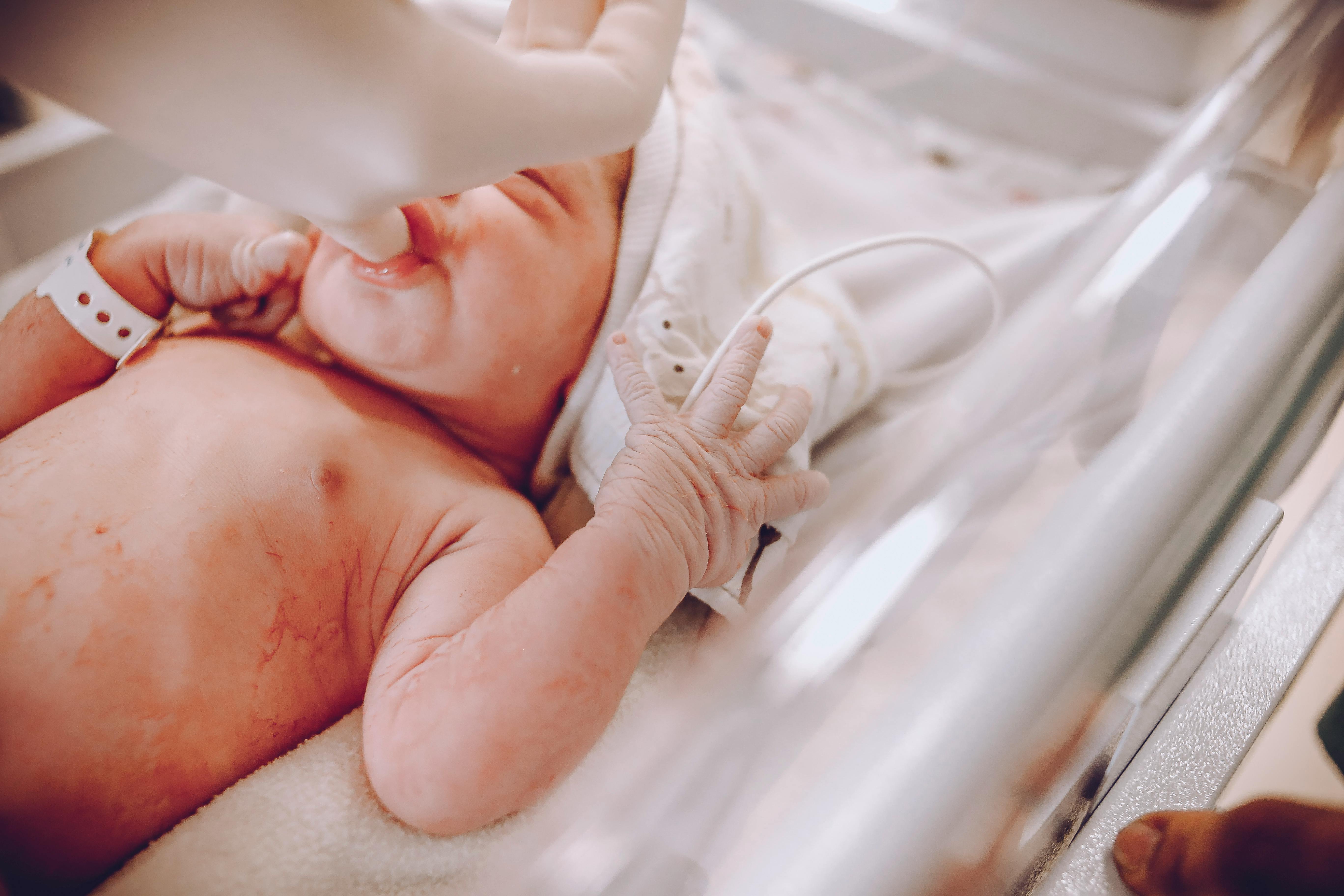 Una muñequera en un bebé en el hospital | Fuente: Pexels