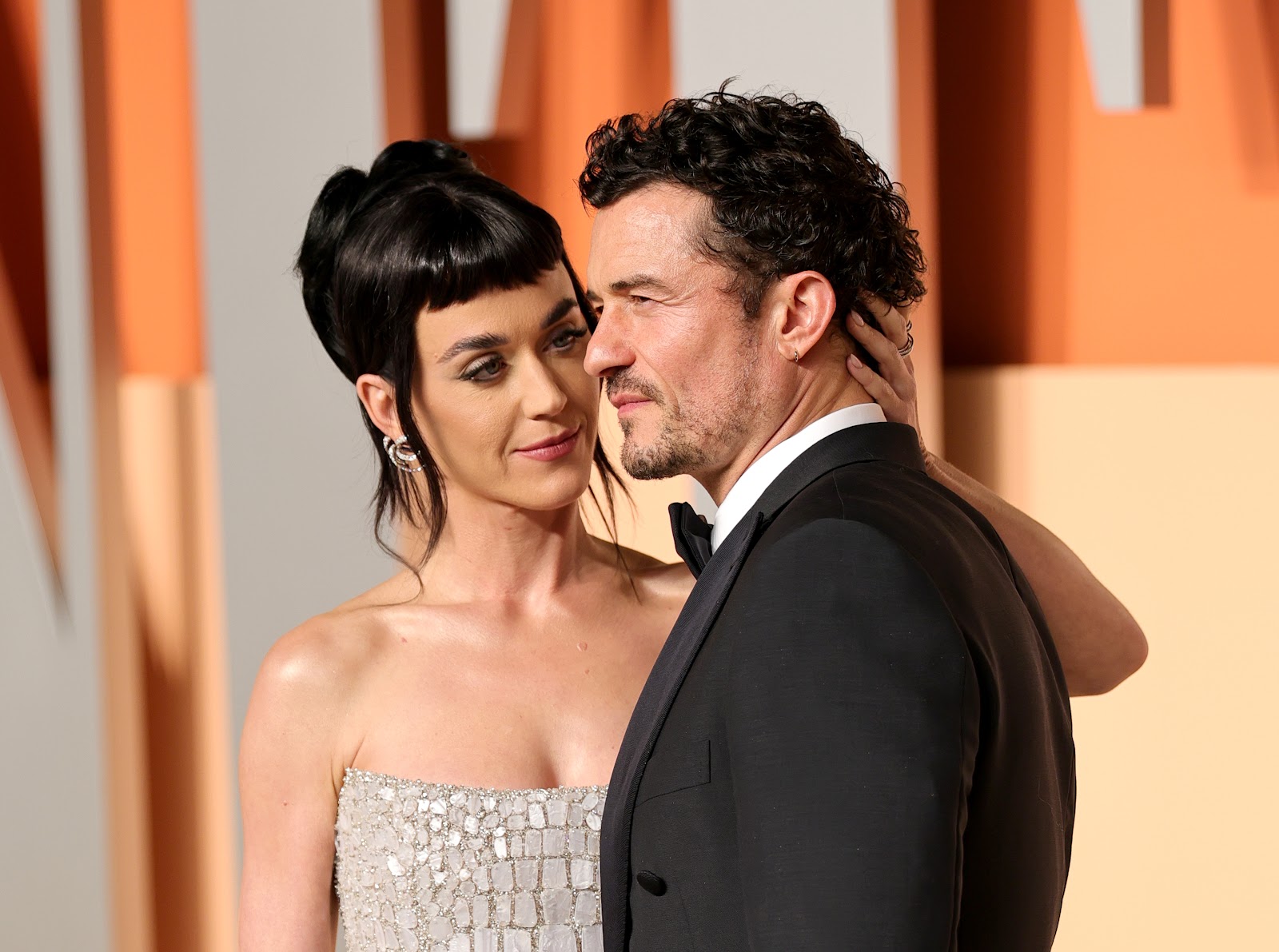 Katy Perry y Orlando Bloom asisten a la 2025 Vanity Fair Oscar Party Hosted By Radhika Jones en el Wallis Annenberg Center for the Performing Arts el 02 de marzo de 2025 en Beverly Hills, California | Fuente: Getty Images