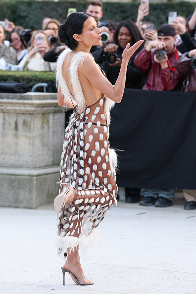 Valentina Zenere asiste al desfile de moda femenina Otoño/Invierno 2026-2027 de Schiaparelli como parte de la Semana de la Moda de París el 5 de marzo de 2026 en París, Francia | Fuente: Getty Images