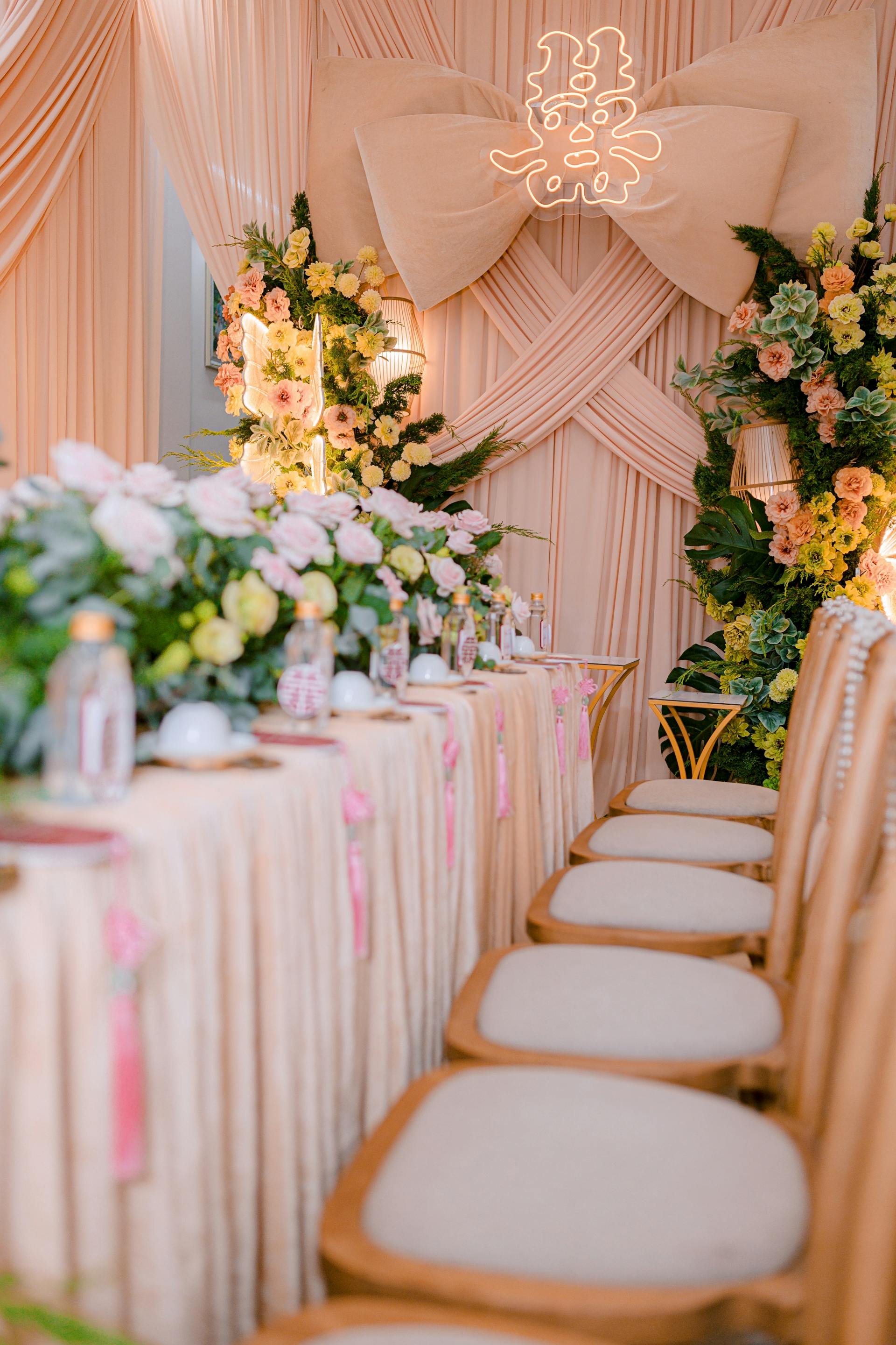 Una mesa elegante en un banquete de boda | Fuente: Pexels