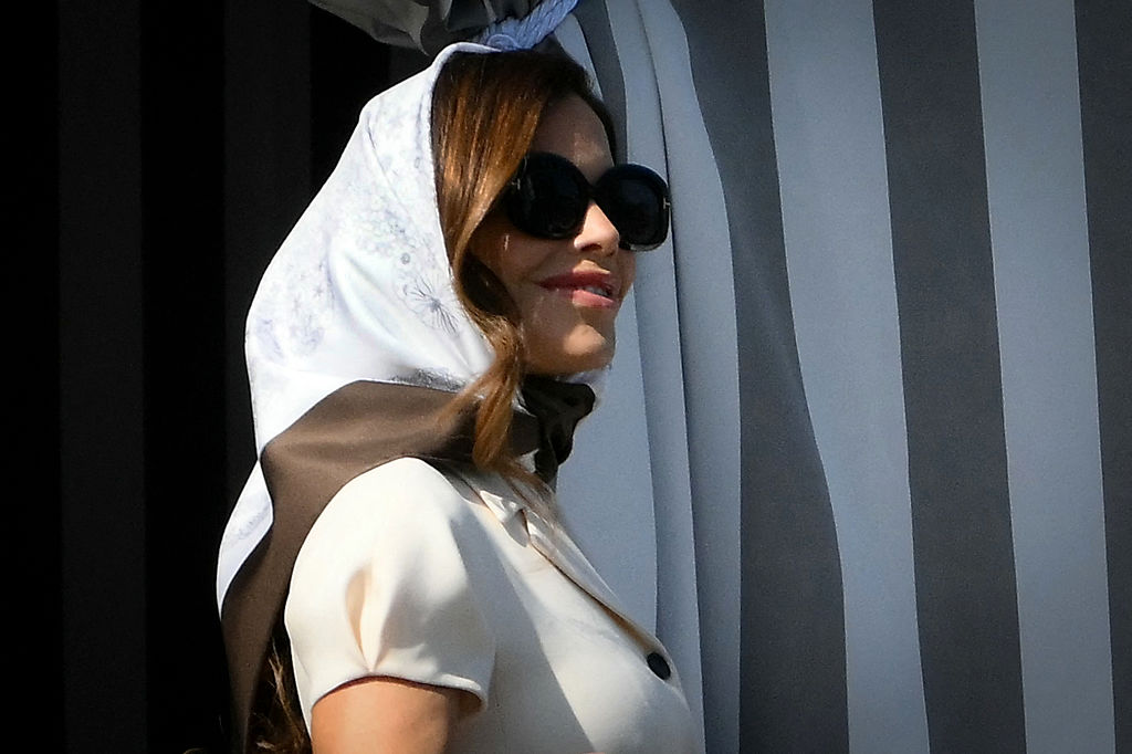 Lauren Sánchez sale del hotel Aman el día de su boda con el fundador de Amazon, Jeff Bezos, en Venecia, el 27 de junio de 2025. | Foto: Getty Images
