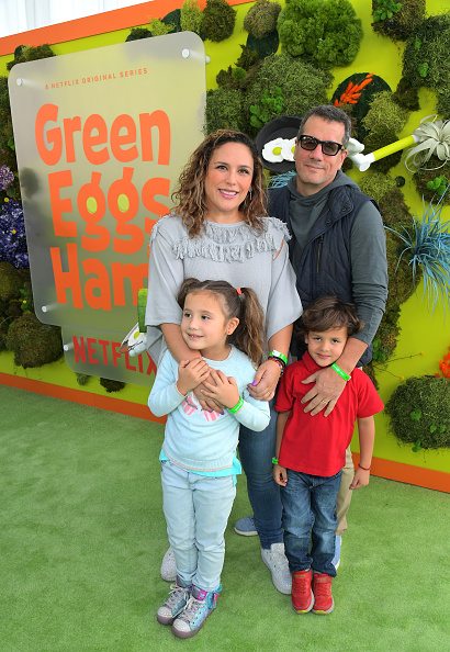 (De izquierda a derecha) Angélica Vale, Angélica Masiel Padrón, Otto Padrón y Daniel Nicolás Padrón Vale asisten al estreno en Los Ángeles de 'Green Eggs & Ham' de Netflix en el Post 43 el 3 de noviembre de 2019 en Los Ángeles, California | Fuente: Getty Images