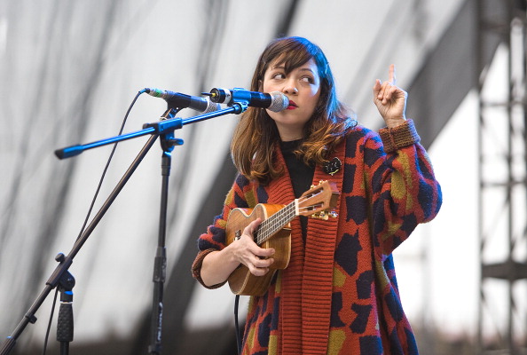 Natalia Lafourcade se presenta durante el concierto del movimiento Yo Soy 132 en el Zócalo el 16 de junio de 2012 en la Ciudad de México, México.