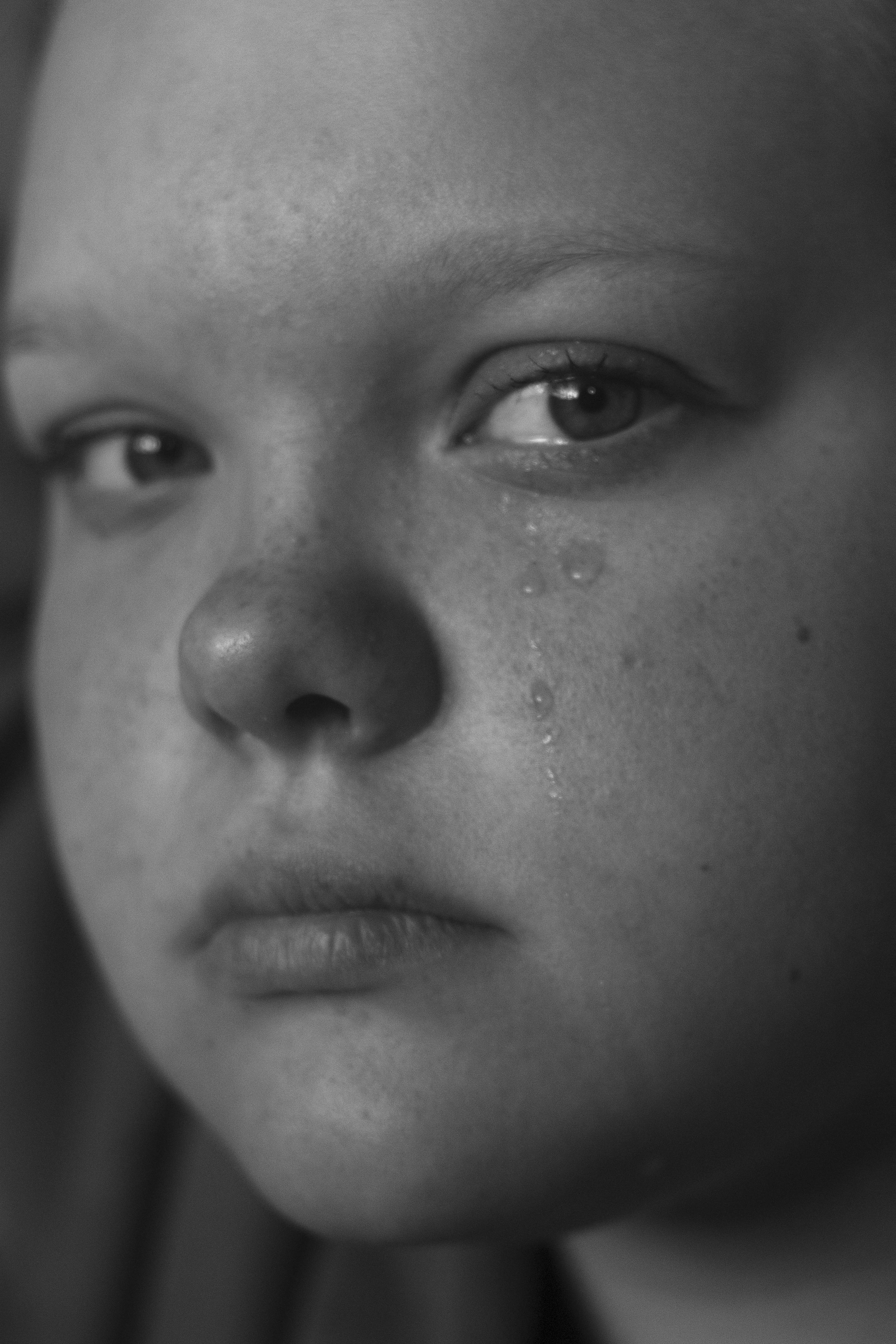 Una niña llorando | Fuente: Pexels