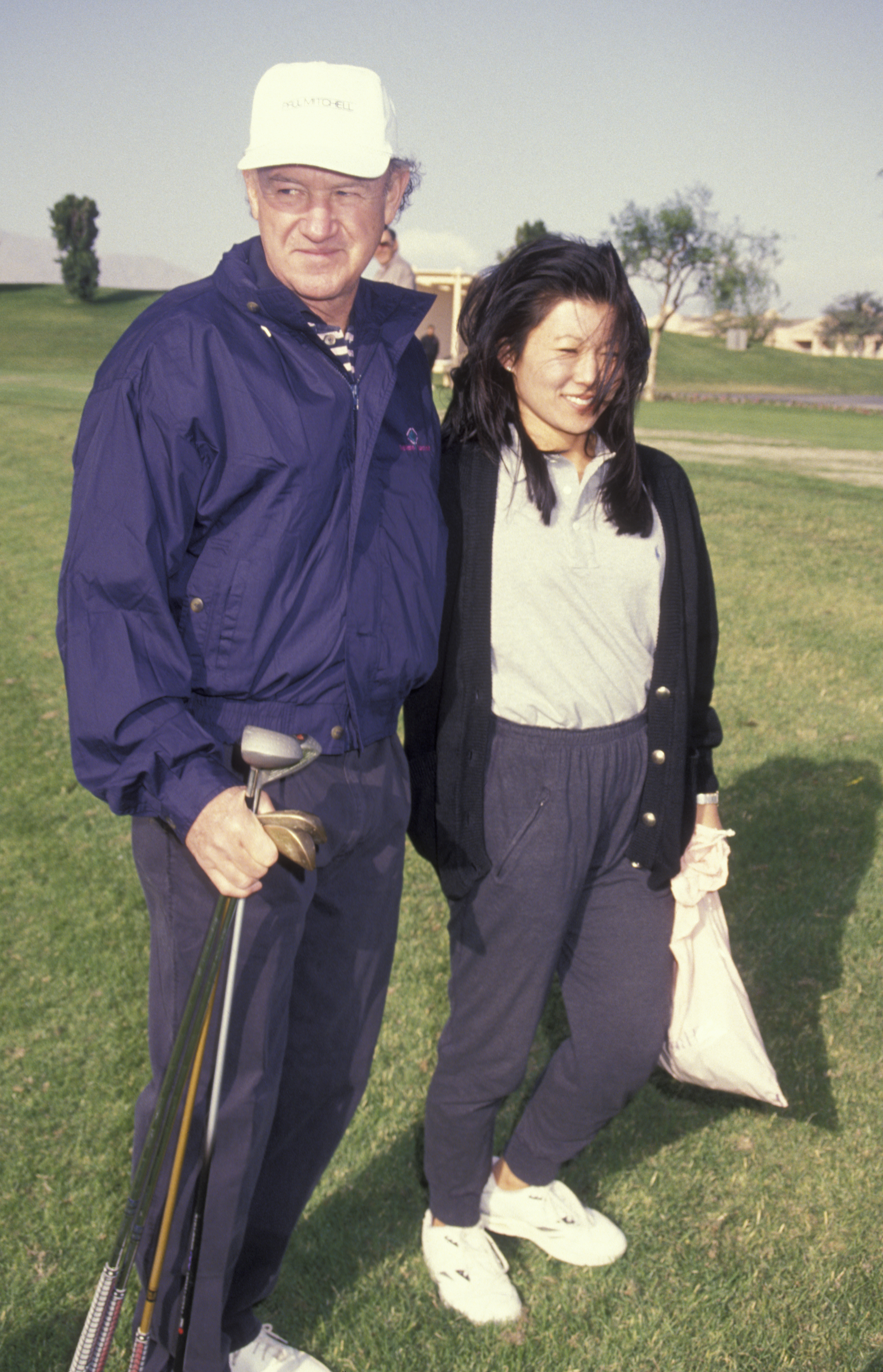 Gene Hackman y su esposa Betsy Hackman asisten al Mission Hills Pro-Celebrity Sports Invitational el 30 de noviembre de 1991 | Fuente: Getty Images