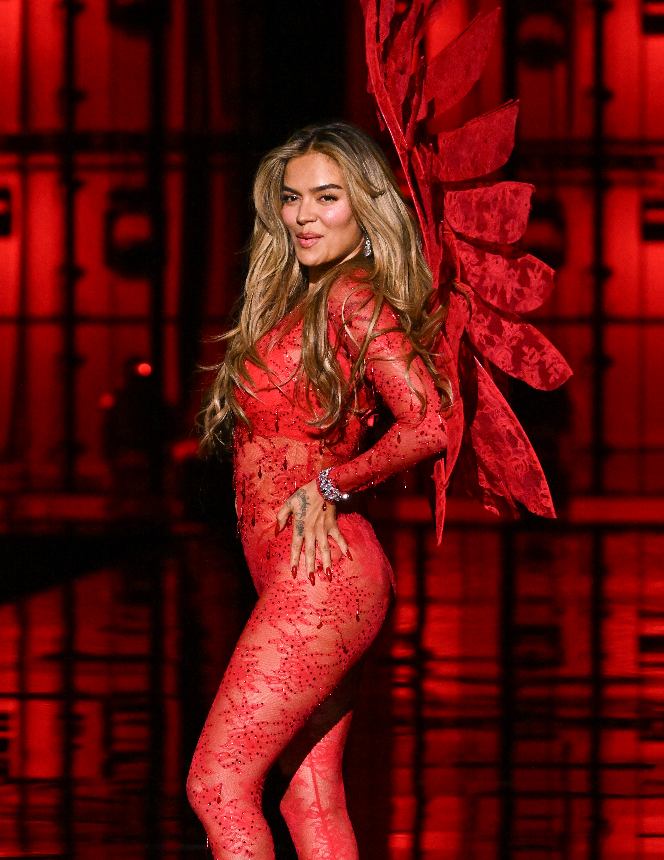 Karol G en el desfile de Moda de Victoria’s Secret 2025, celebrado en los Estudios Steiner el 15 de octubre de 2025 en Nueva York | Fuente: Getty Images