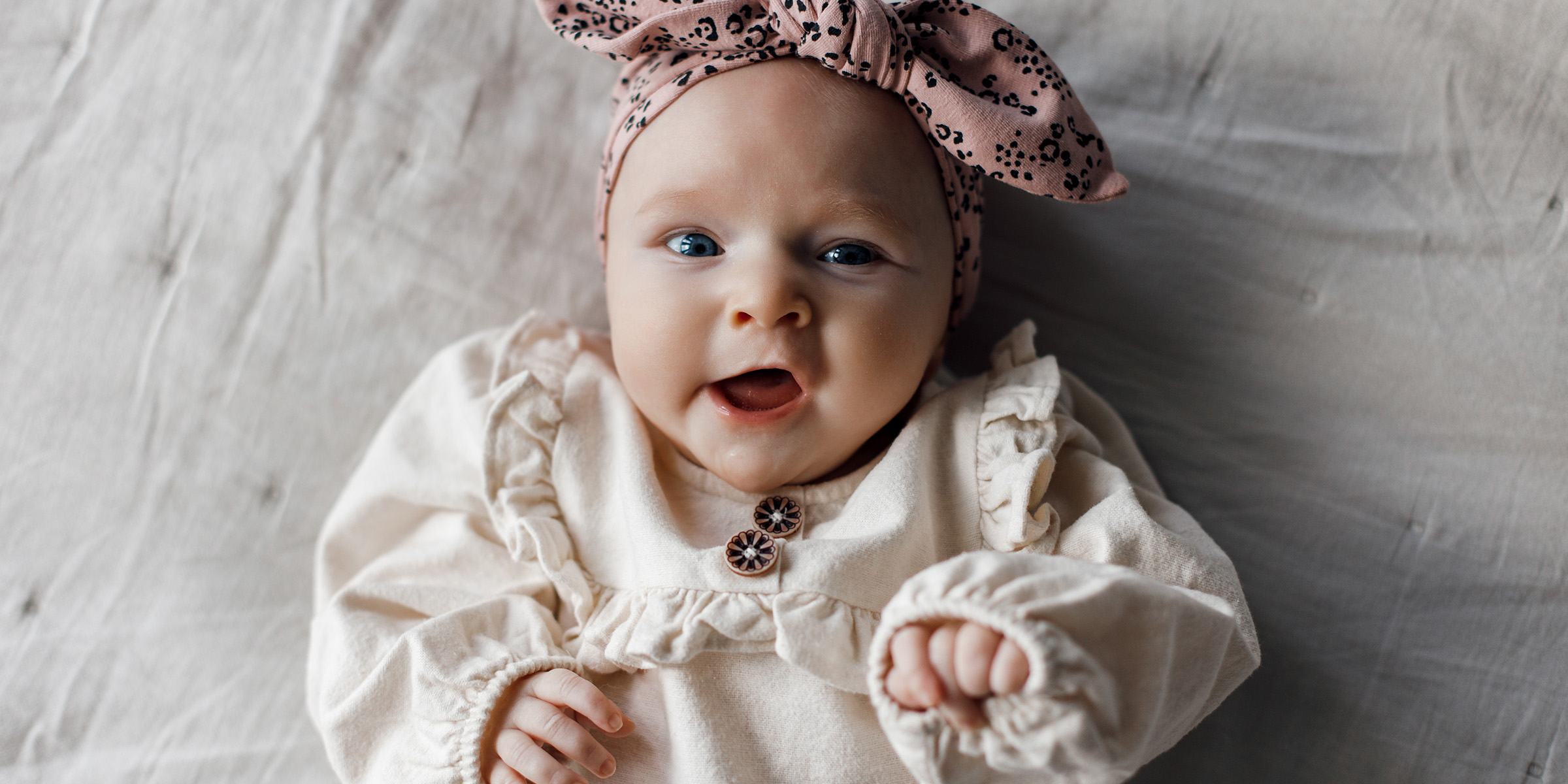 Una niña feliz | Fuente: Freepik