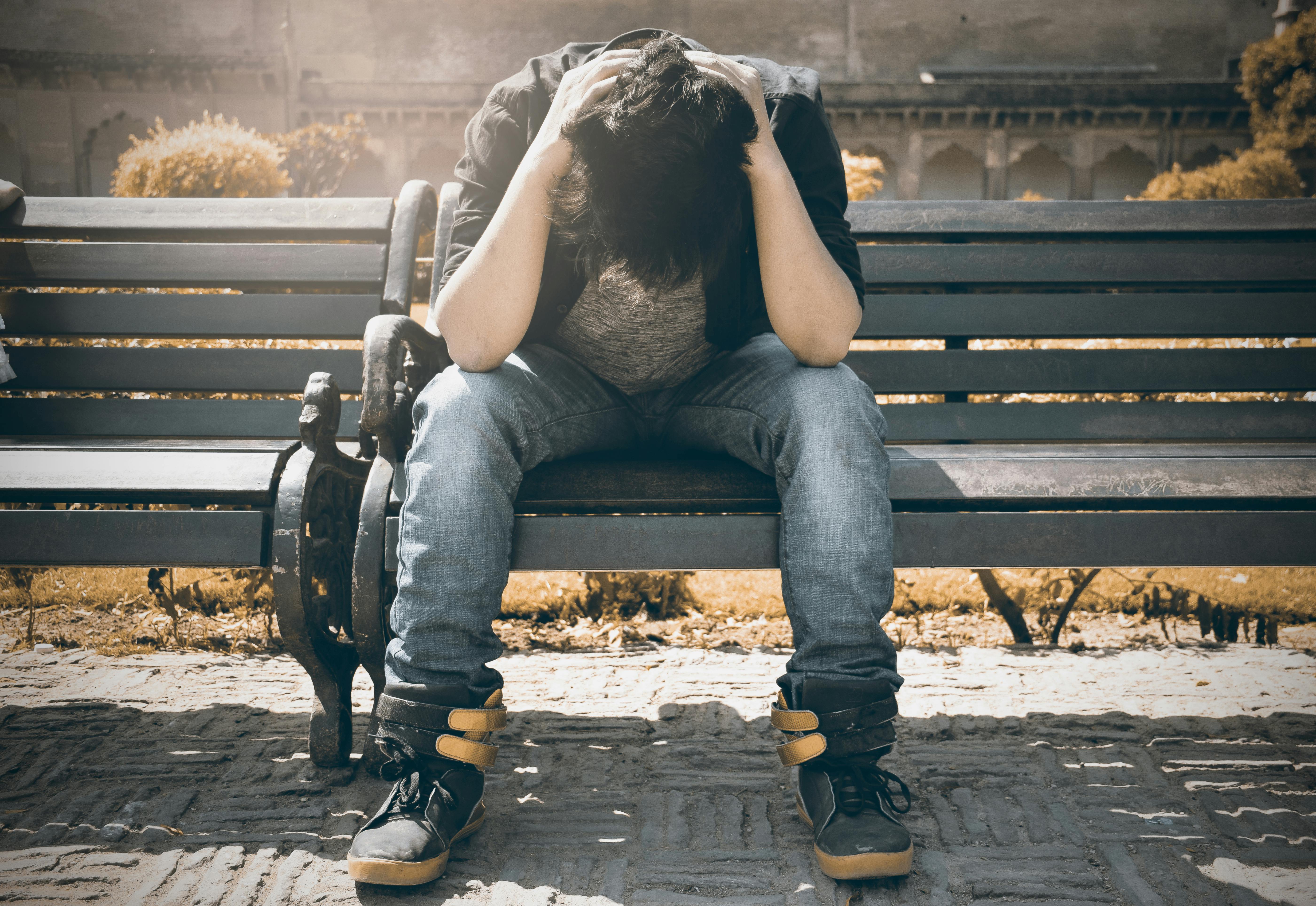 Un joven triste | Fuente: Pexels