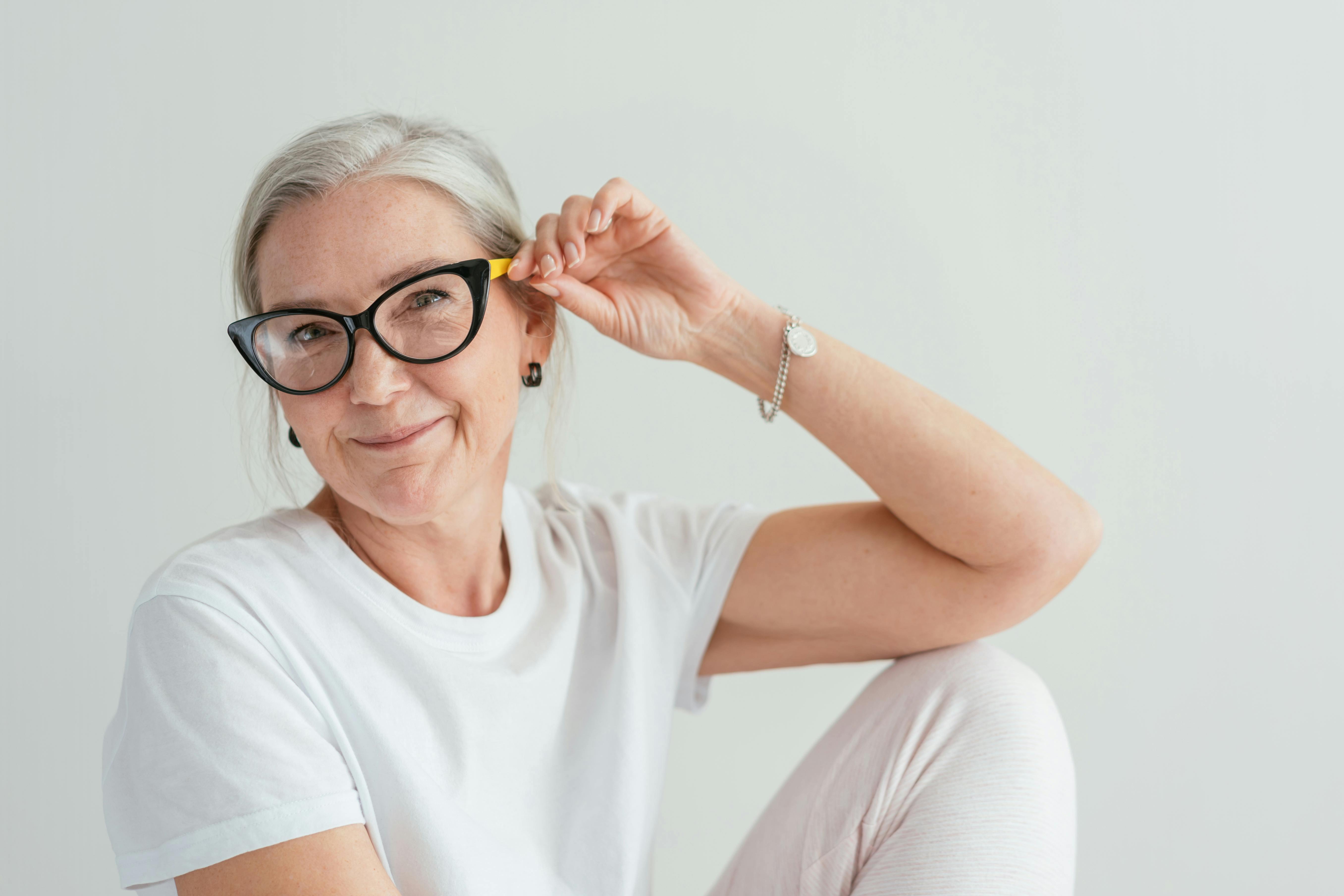 Mujer mayor sonriendo | Fuente: Pexels