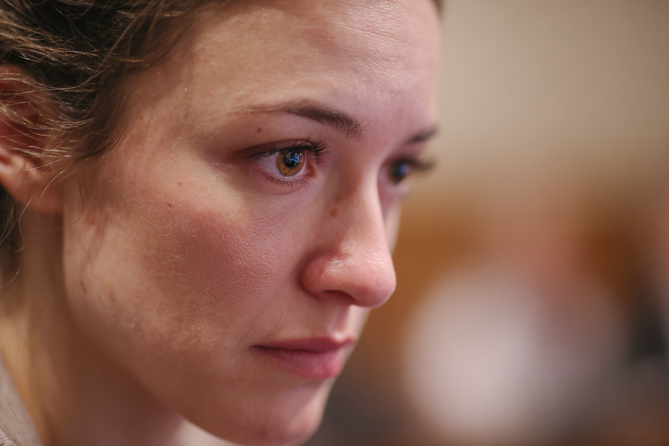 Primer plano del rostro de una mujer | Fuente: Midjourney