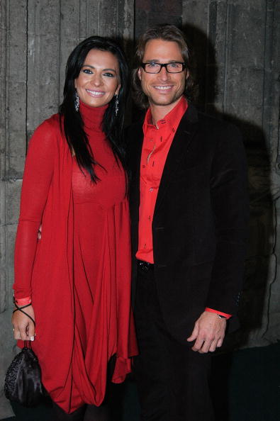 La actriz Cecilia Galliano y el actor Sebastián Rulli asistieron al concierto benéfico Buchanan's Forever Night Education en el Colegio de las Vizcaínas el 31 de enero de 2009 en Ciudad de México | Fuente: Getty Images