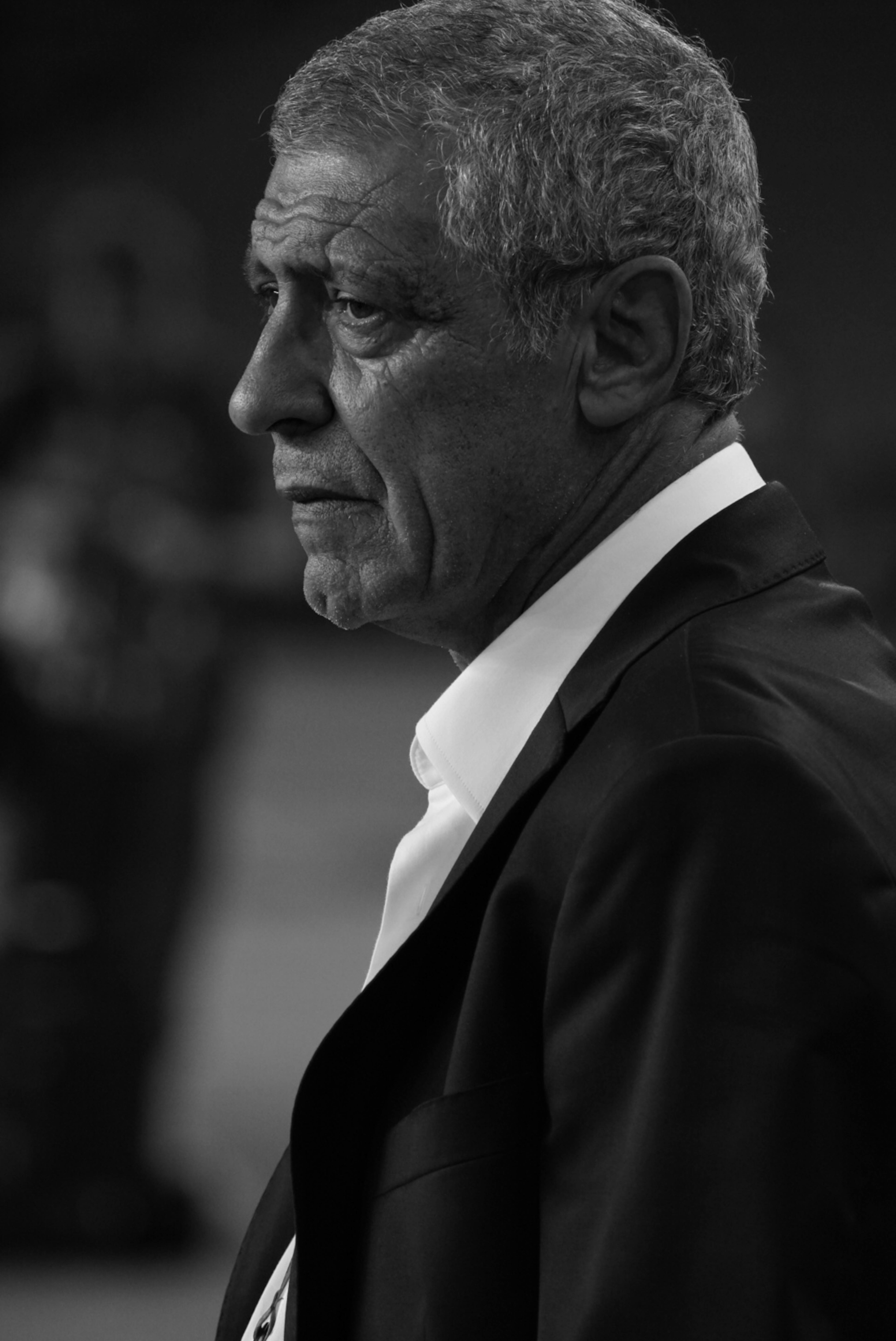 Un hombre solemne | Fuente: Pexels