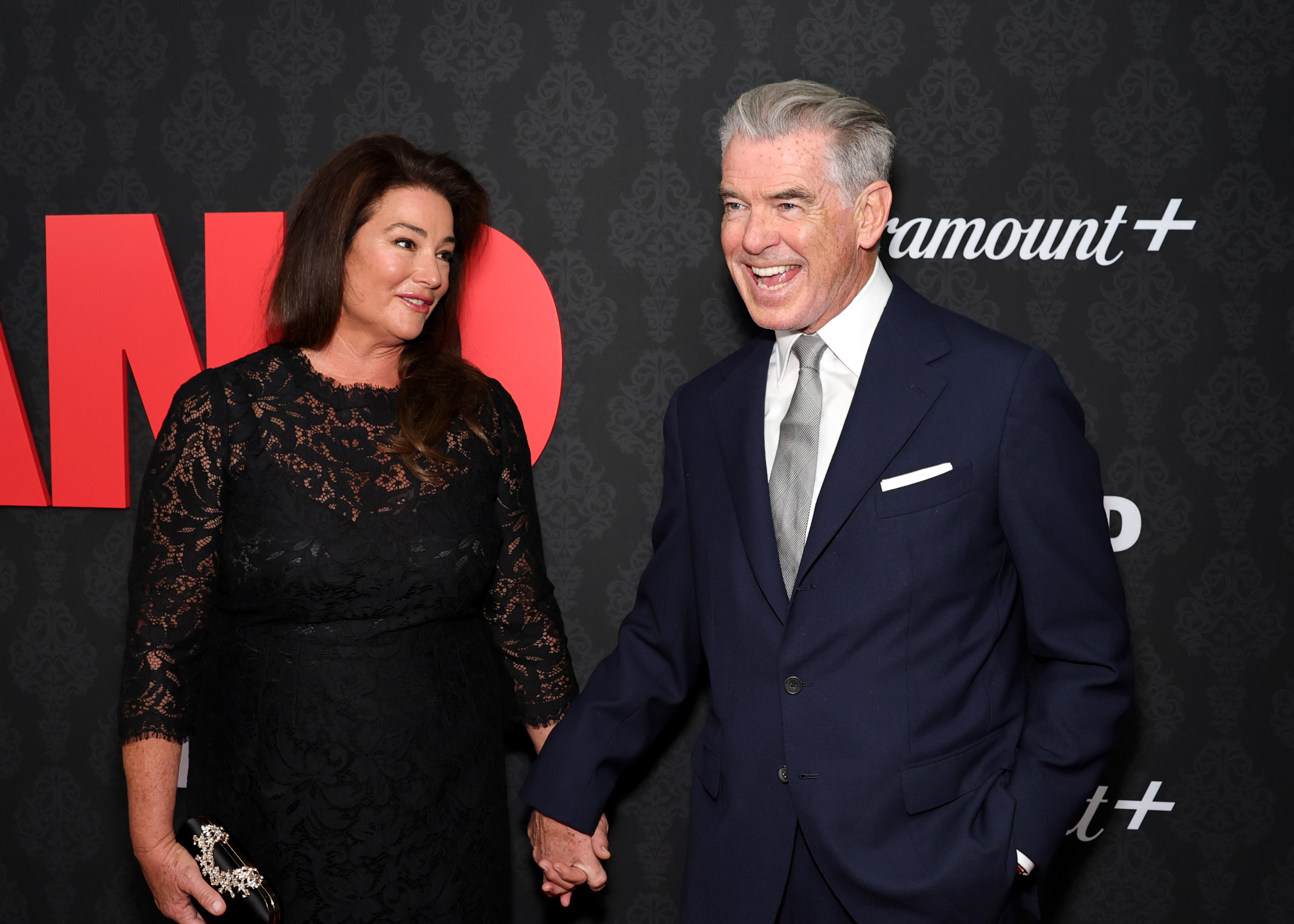 Keely acompañó a Pierce el 31 de marzo de 2025 en la celebración de "MobLand", la serie policíaca en la que él protagoniza junto a Helen Mirren y Tom Hardy. | Fuente: Getty Images