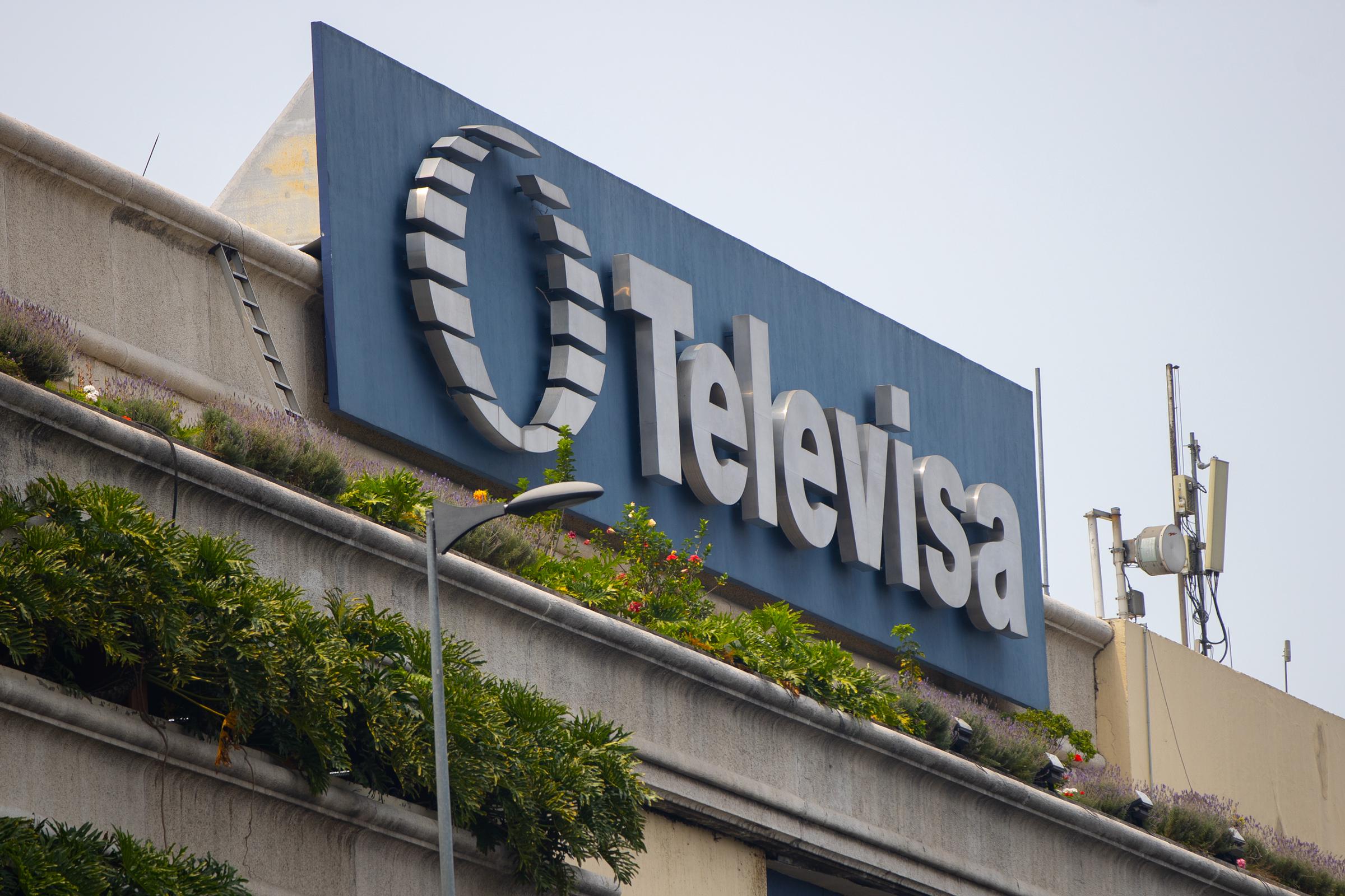 El edificio de Televisa un día después de que la compañía anunciara sus planes de fusión con Univision el 14 de abril de 2021 en la Ciudad de México, México. | Fuente: Getty Images