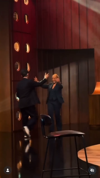 Jimena Monteverde recibiendo a su hermano, Ramiro Olleac, en "Otro día perdido" | Fuente: Instagram/jimemonteverde