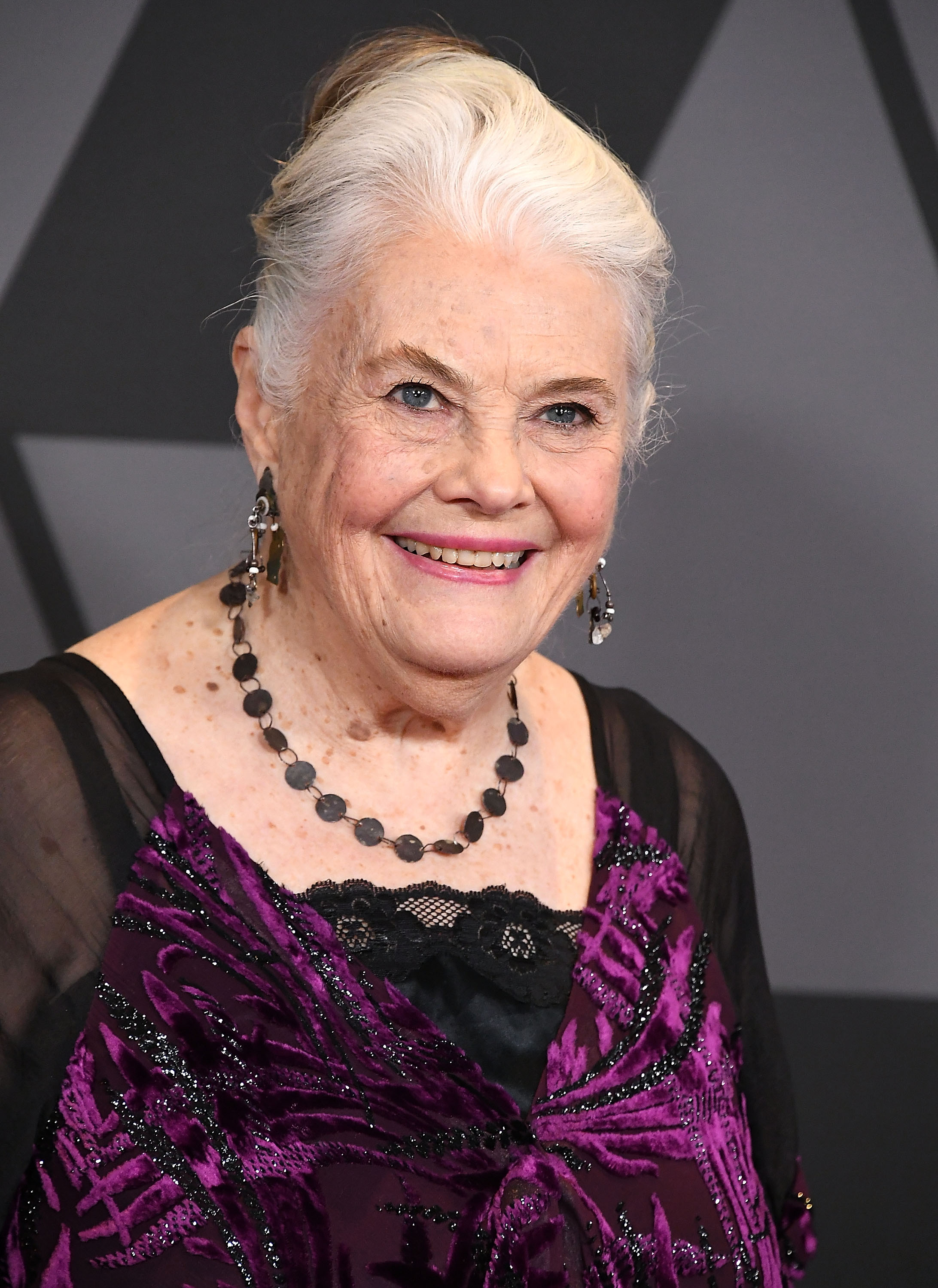 June Squibb llega al Ray Dolby Ballroom el 11 de noviembre de 2017 | Fuente: Getty Images