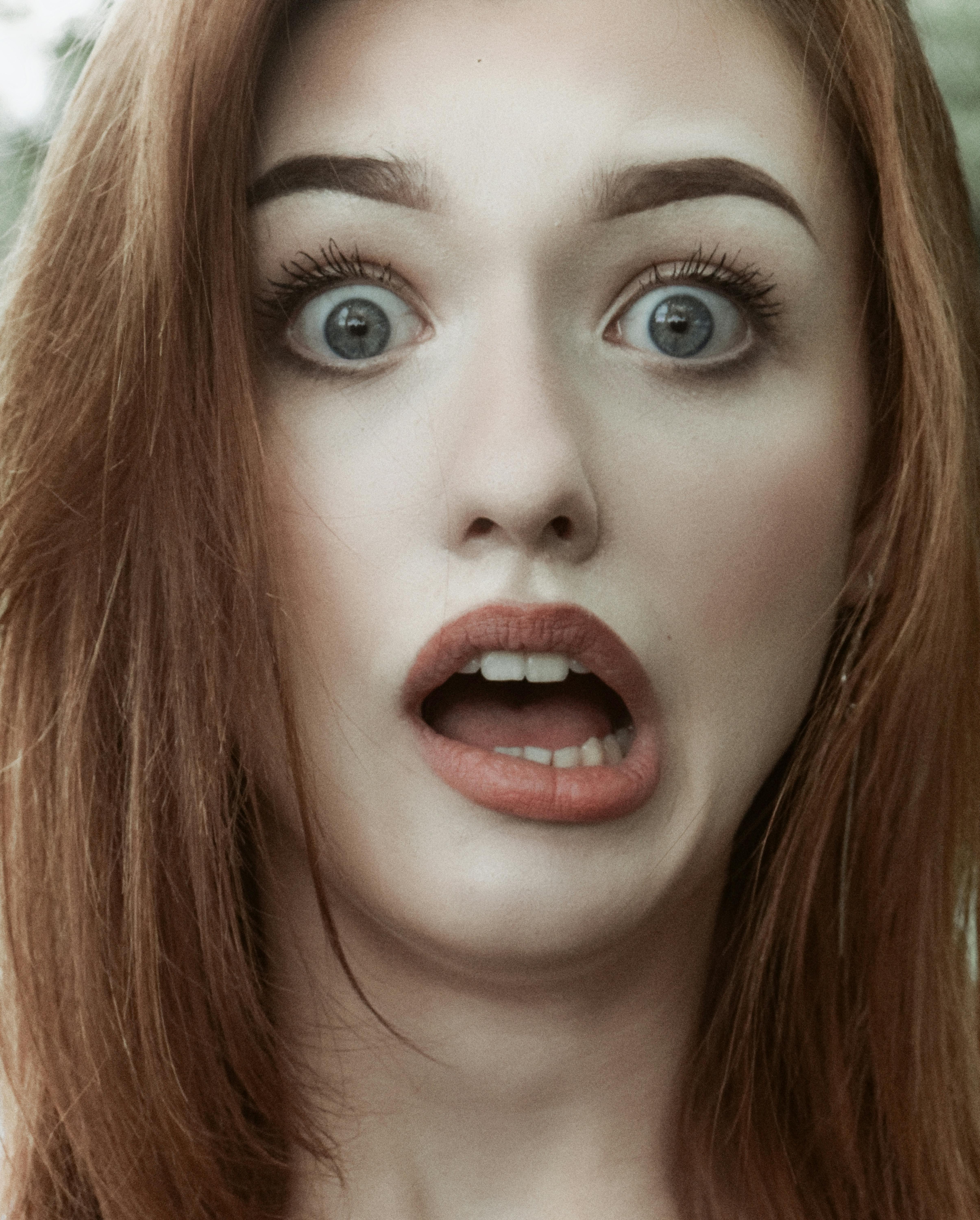 Una mujer conmocionada | Fuente: Pexels