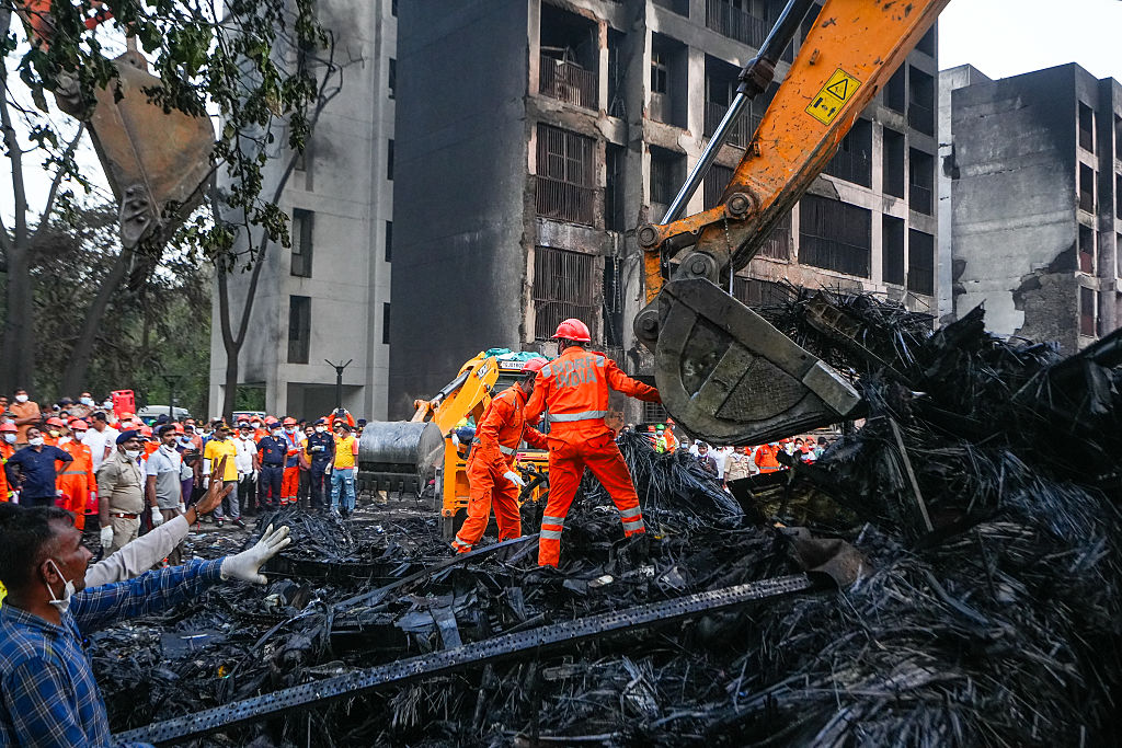 El lugar del impacto poco después del accidente de Air India. | Foto: Getty Images