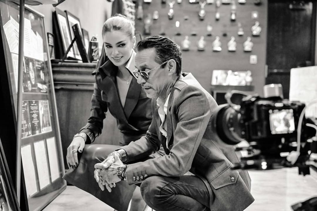 Marc Anthony fue entrevistado por su esposa, Nadia Ferreira | Fuente: Instatgram/univisio