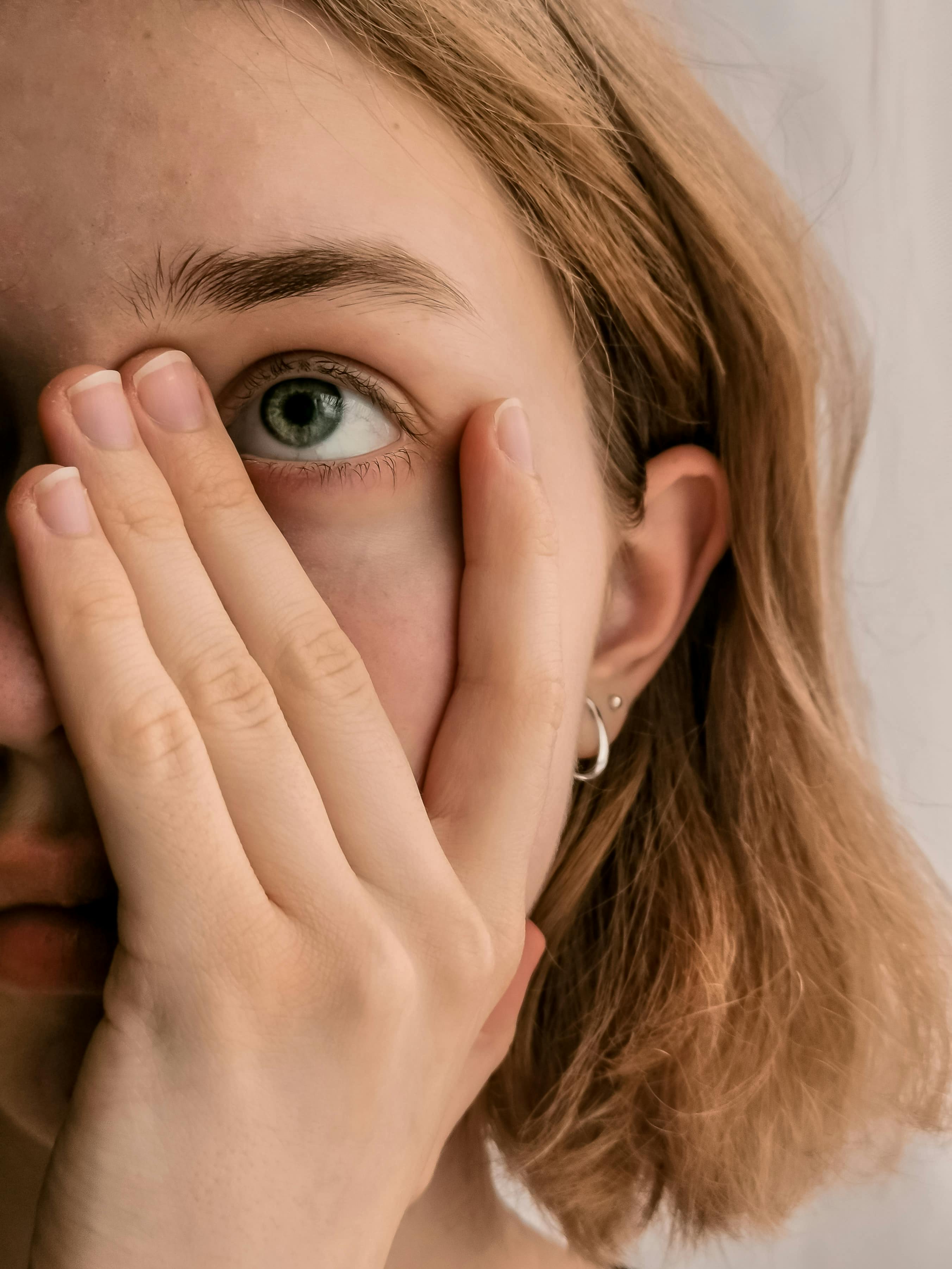Una niña conmocionada | Fuente: Pexels
