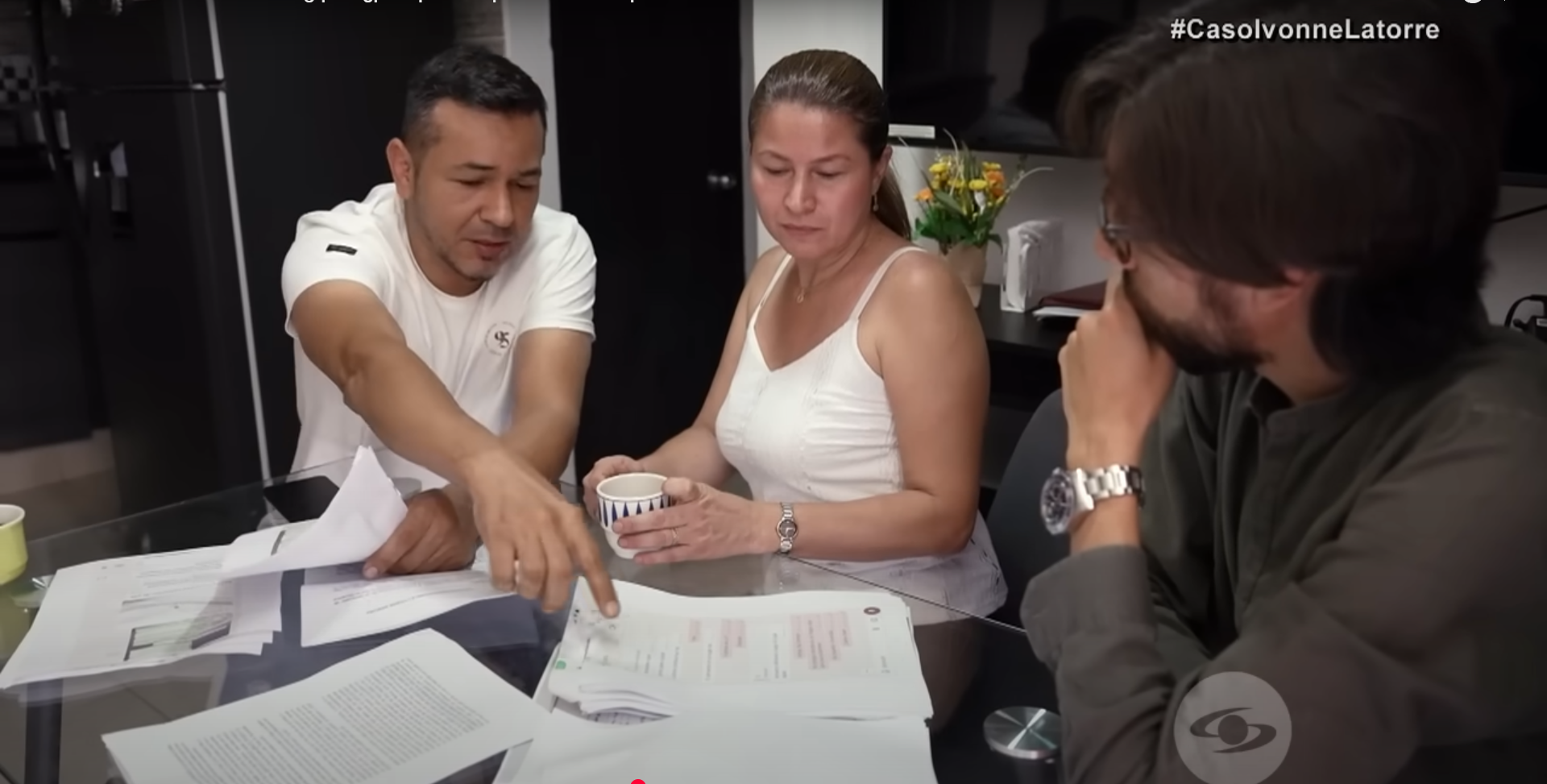 Los padres de Ivonne Latorre hablando del caso de la muerte de su hija | Fuente: YouTube/Los Informantes
