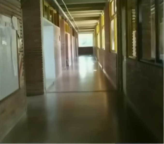 Un pasillo del colegio en Argentina donde ocurrió el ataque armado | Fuente: YouTube/Noticias Caracol