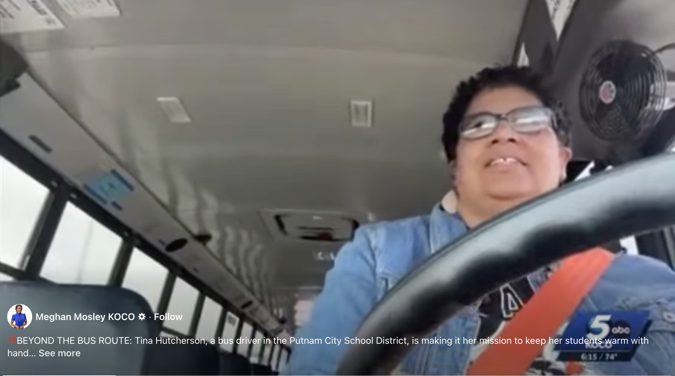 Tina Hutcherson conduciendo el autobús escolar, con fecha del 19 de noviembre de 2025 | Fuente: Facebook/meghanmosleykoco