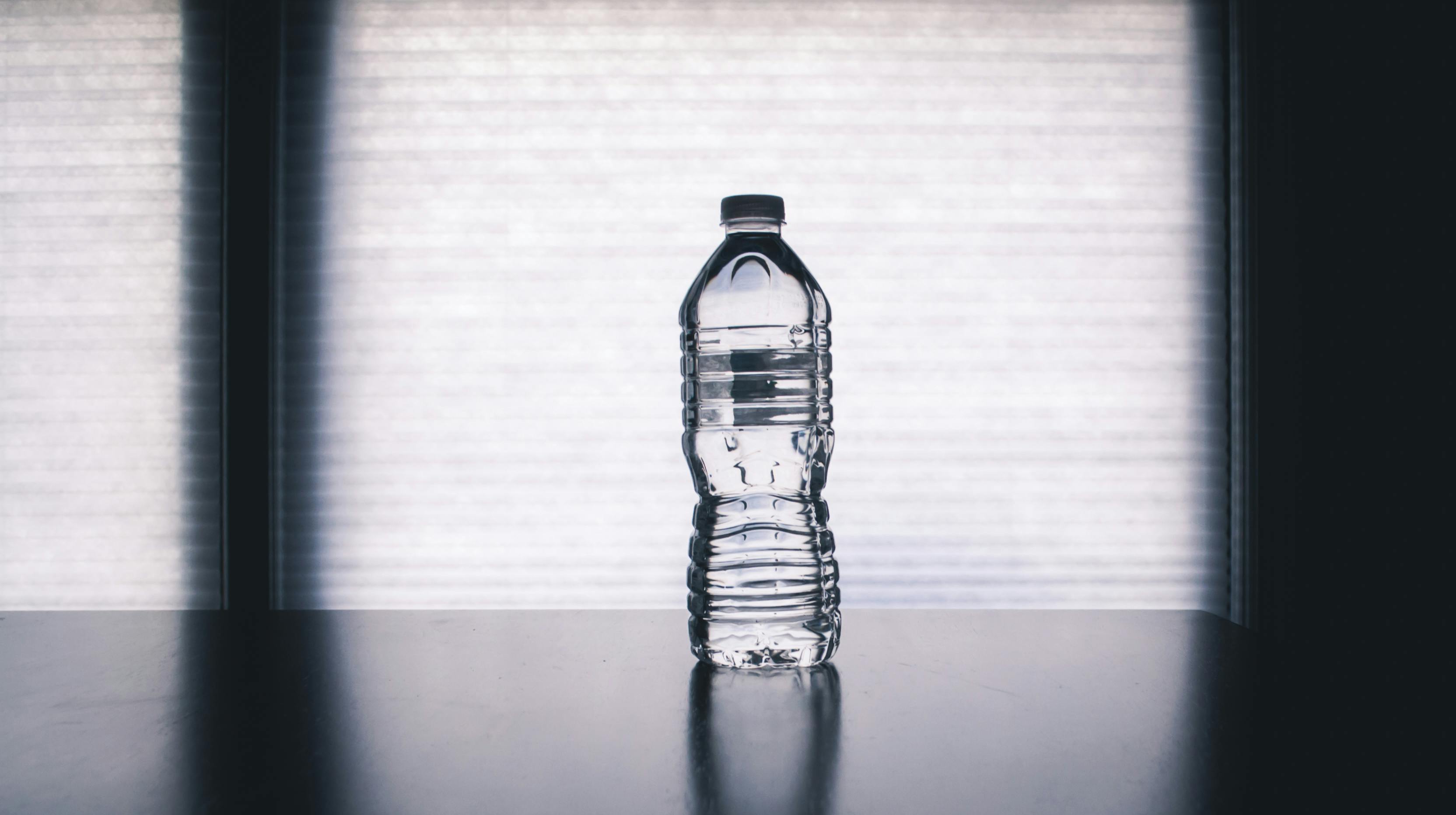 Una botella de agua | Fuente: Pexels