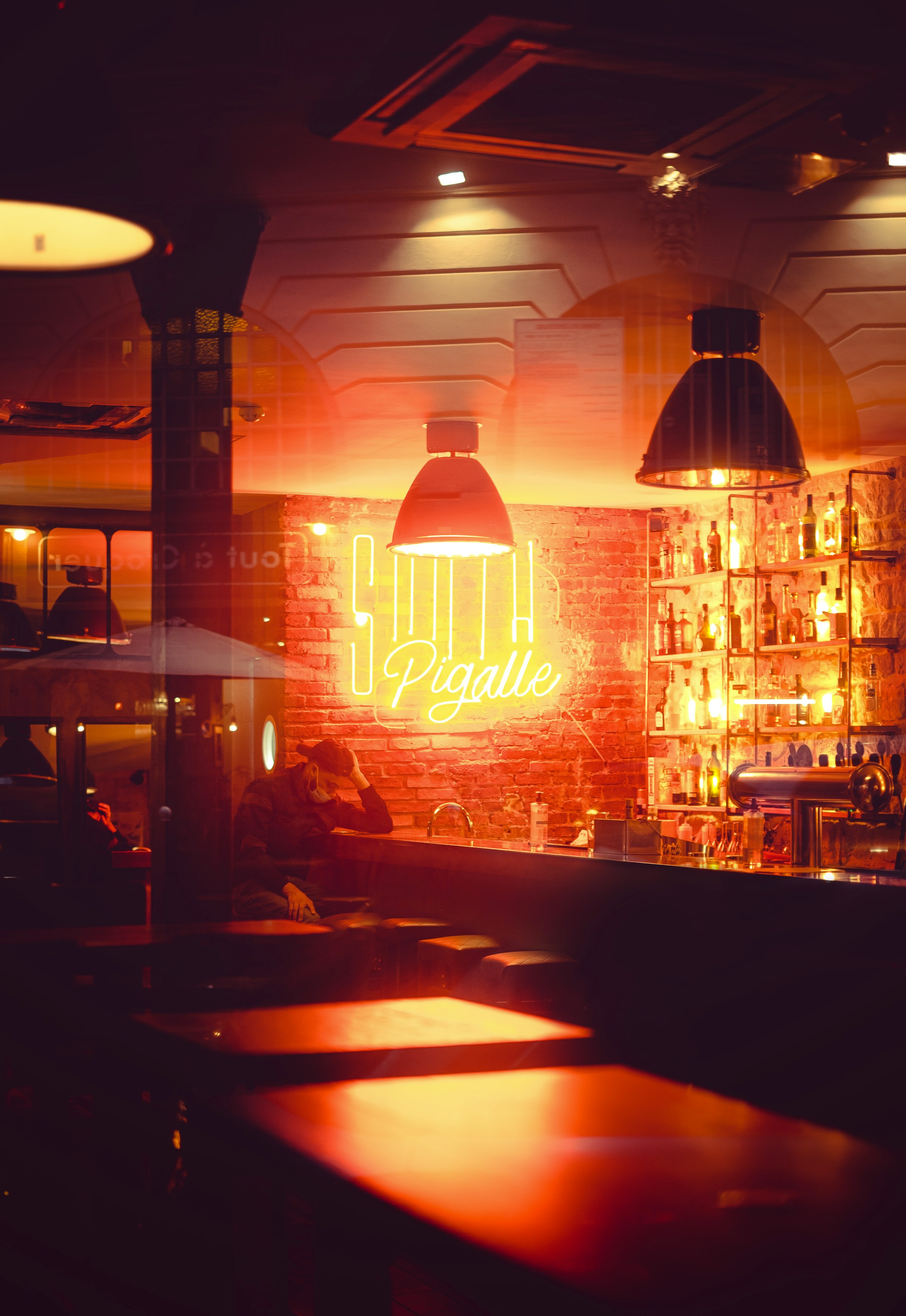 Interior de un pub | Fuente: Unsplash