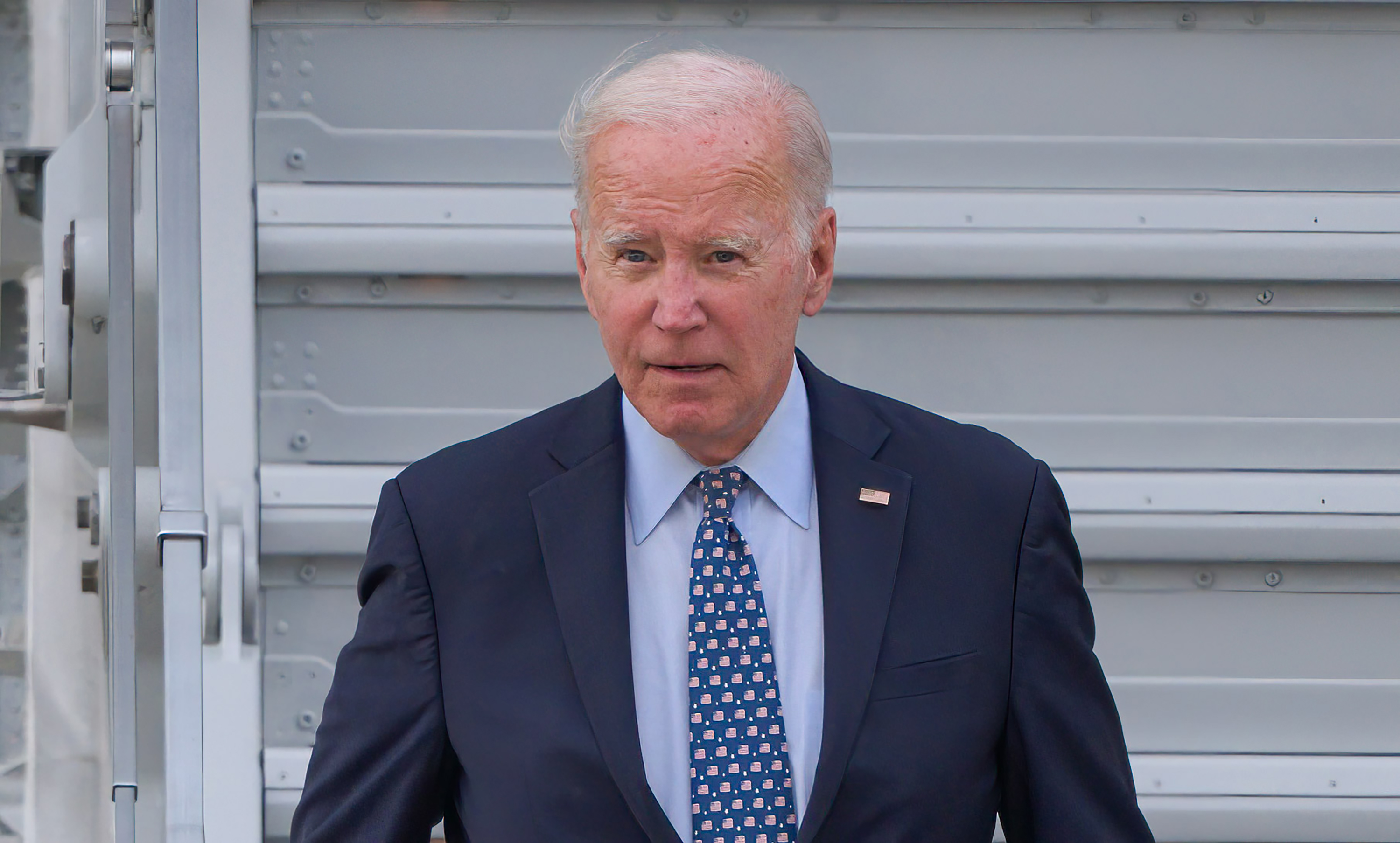 Joe Biden desembarca del Air Force One en el aeropuerto John F. Kennedy de Nueva York el 17 de septiembre de 2023 | Fuente: Getty Images