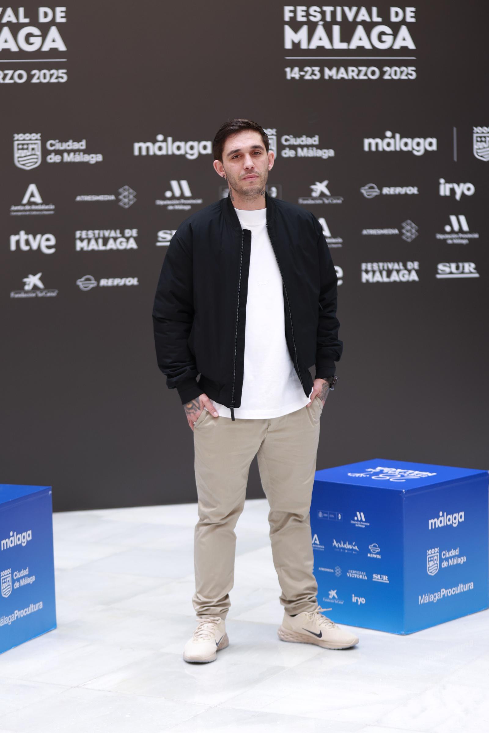 Víctor Elías asiste al photocall de "Un año y un día" durante el 28º Festival de Cine de Málaga el 17 de marzo de 2025 en Málaga, España. | Fuente: Getty Images