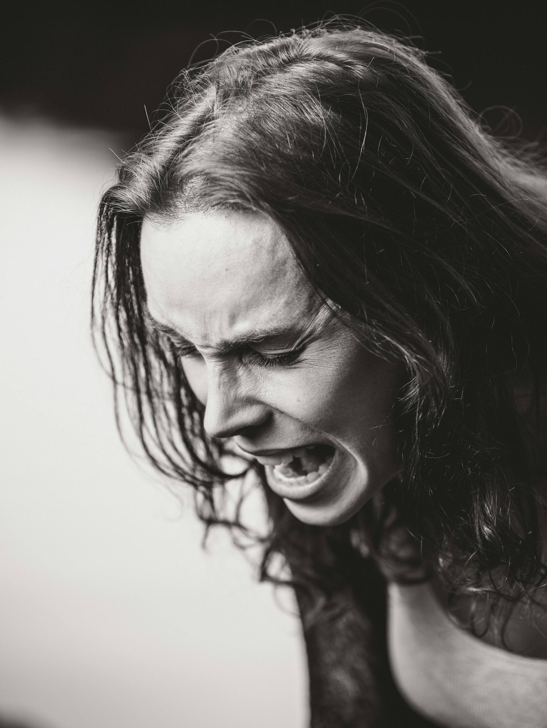 Una mujer profundamente angustiada | Fuente: Pexels