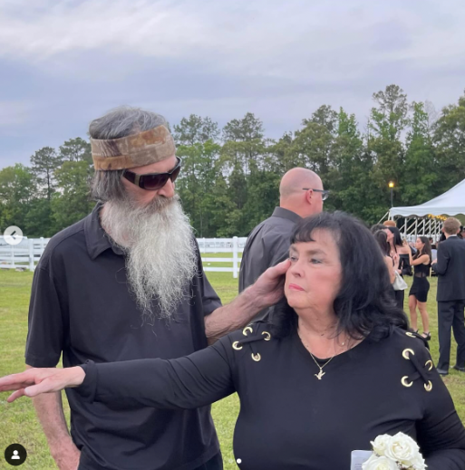 Phil y Kay Robertson en un acto fechado en marzo de 2024 | Fuente: instagram/officialphilrobertson