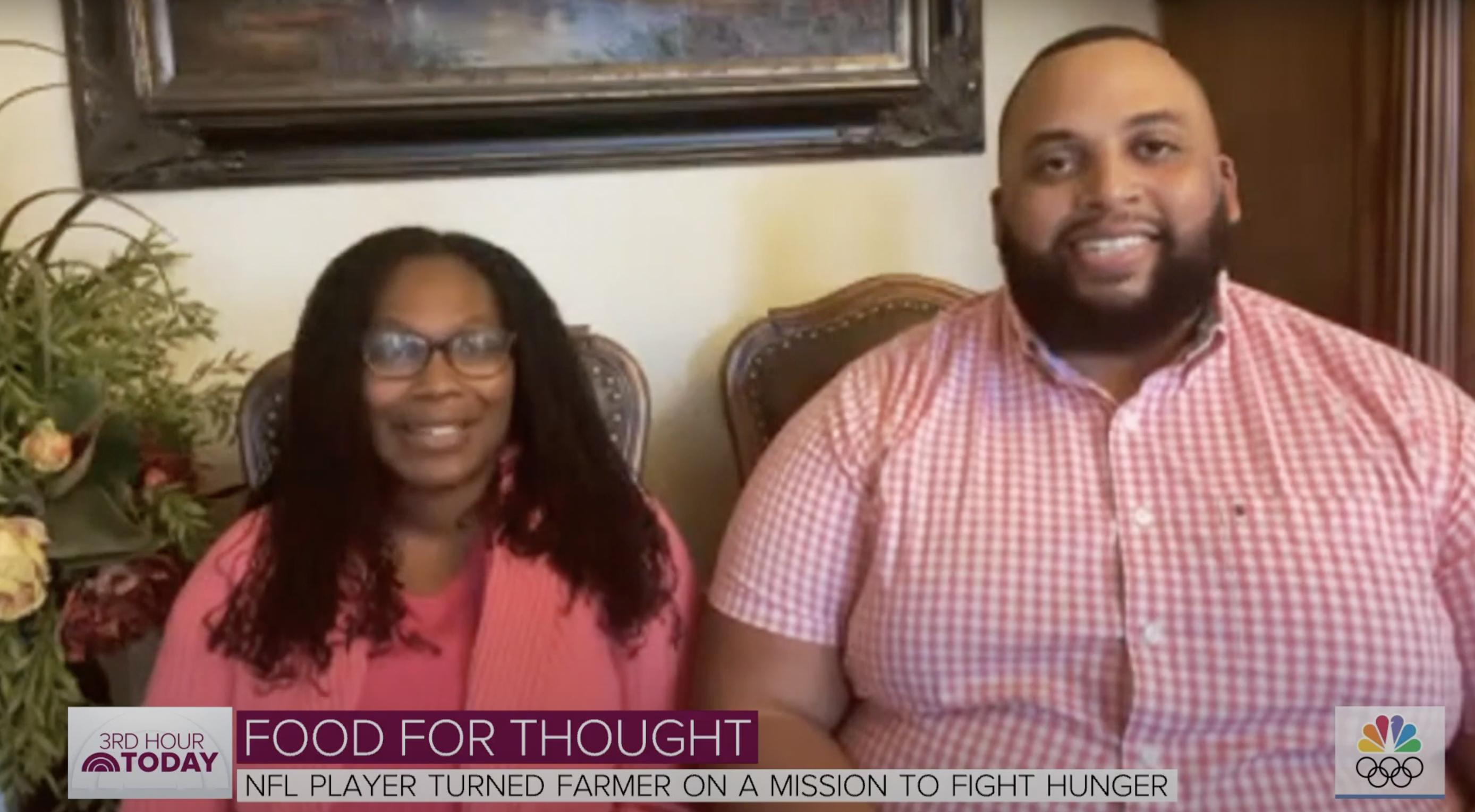 Tay y la estrella de fútbol americano durante una entrevista en el programa "Today" el 3 de febrero de 2021 | Fuente: YouTube/Today