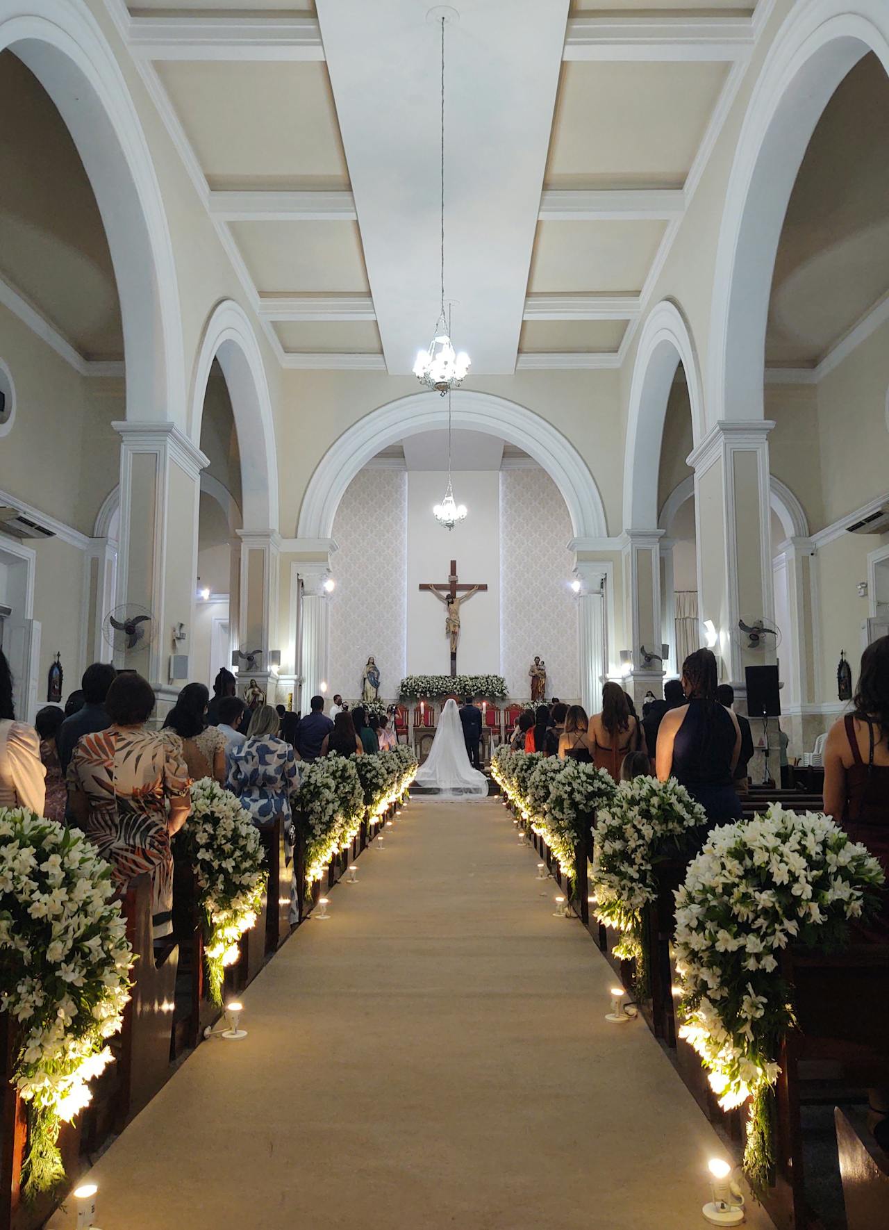 Una ceremonia de boda en una iglesia | Fuente: Pexels