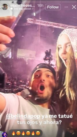 El fan "guapo" identificado como César y Belinda se toman una foto durante el concierto | Fuente: Instagram/elpinchecesar_